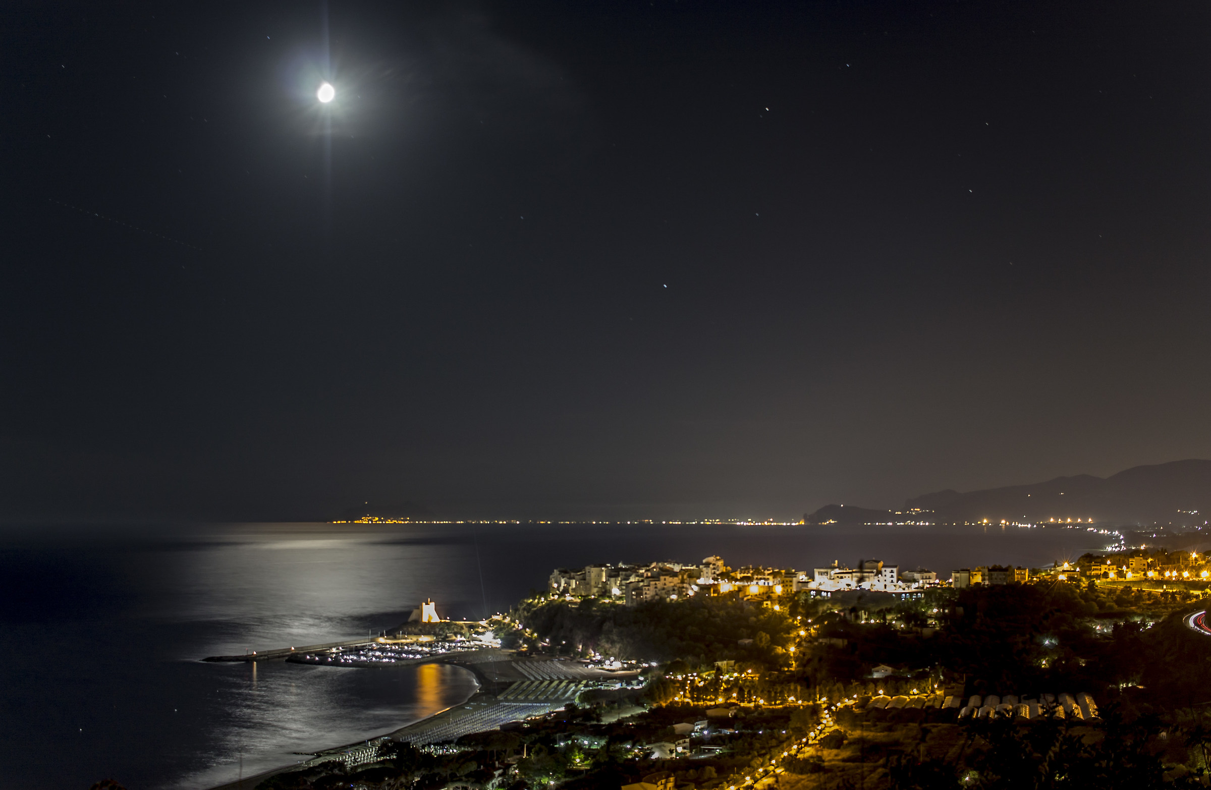 Sperlonga and the Moon