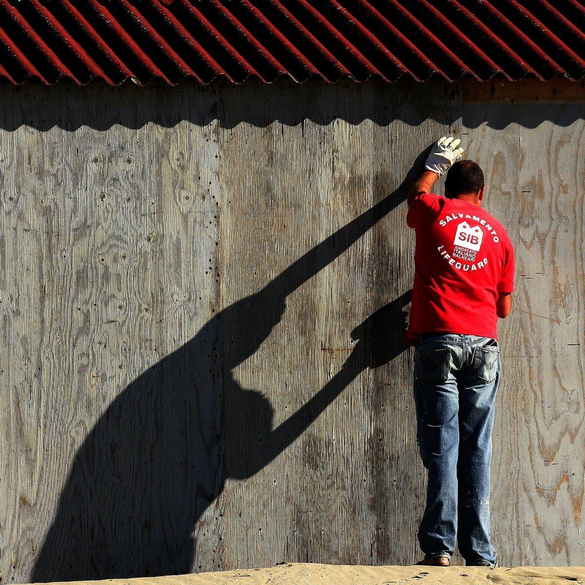 Ferrrmo, o ti faccio un buco.... ;-)