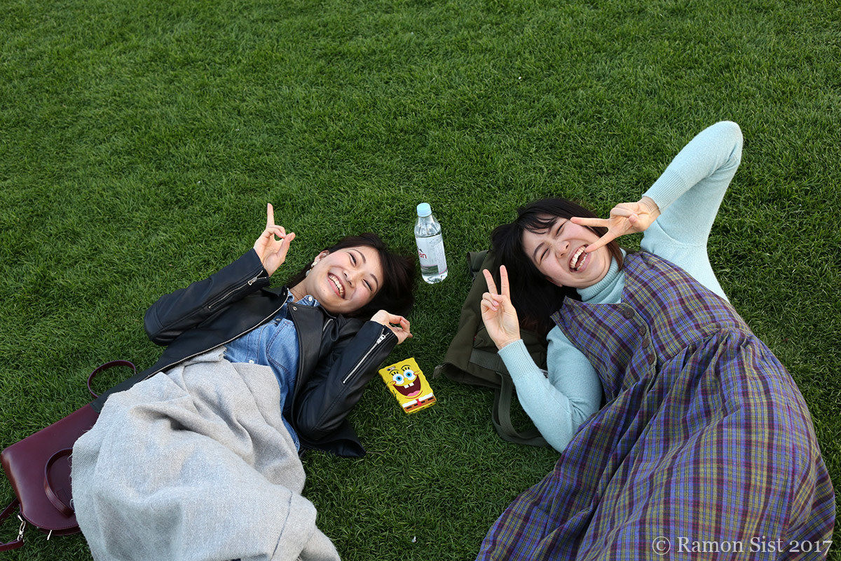 Japan, Tokyo - Girls in Yokohama