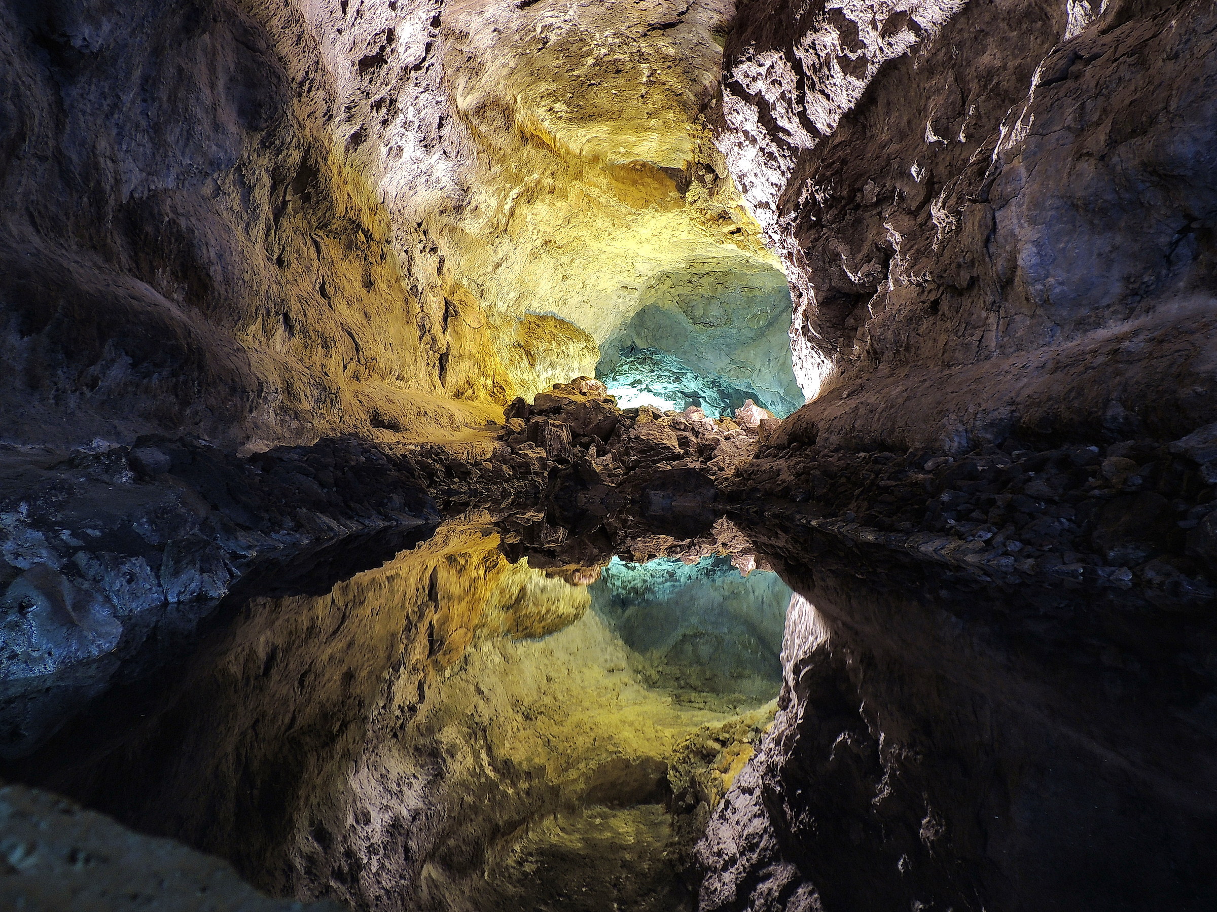 Grotta vulcanica sotterranea