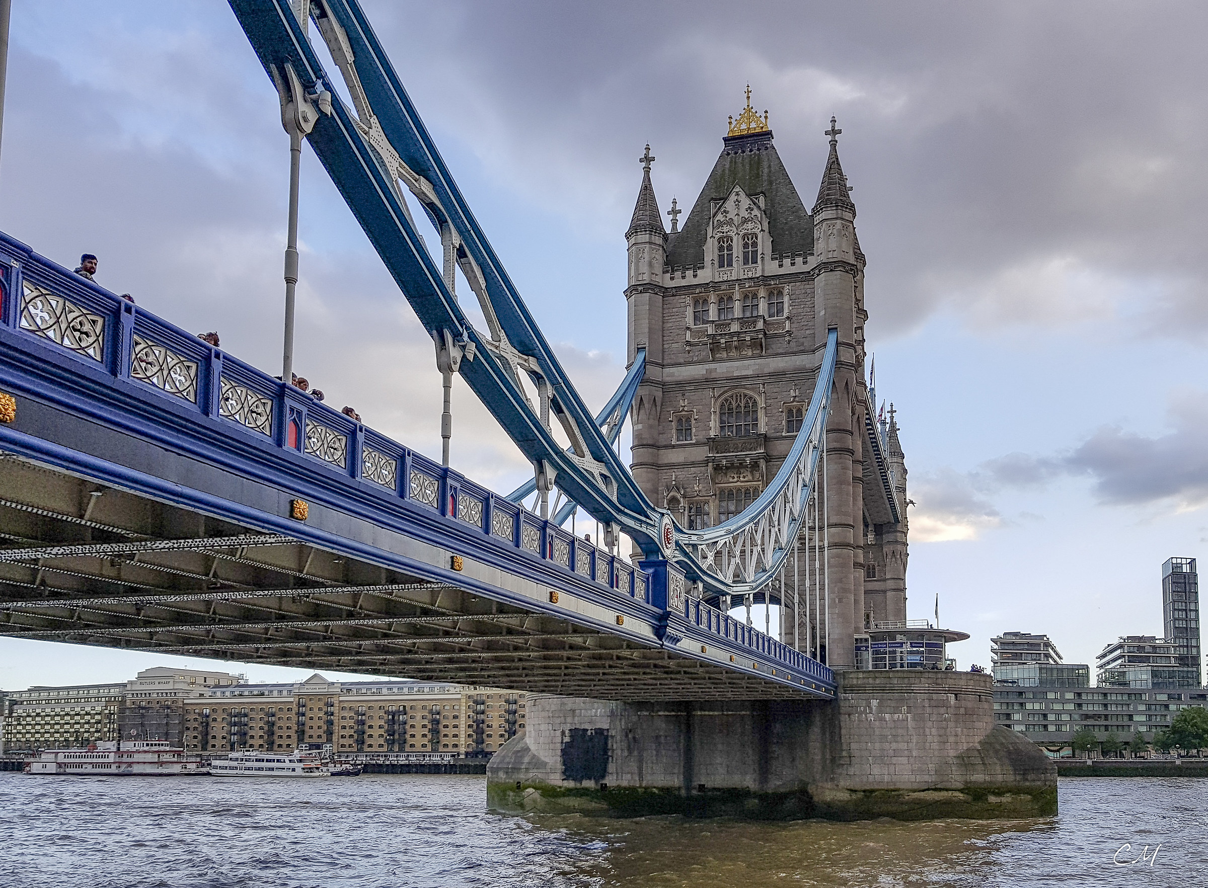 il possente Tower Bridge