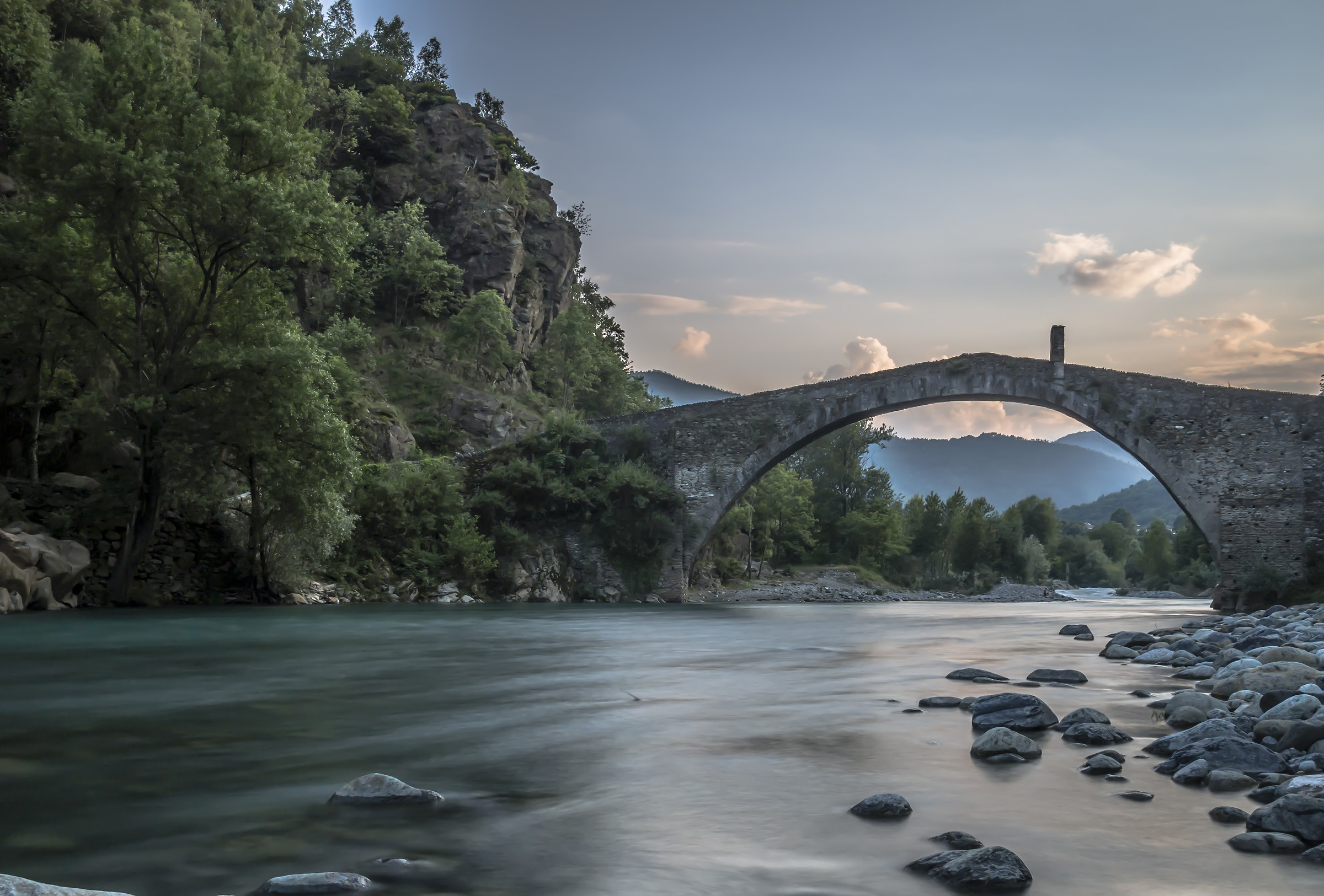 Il diavolo fa i ponti ma non i coperchi