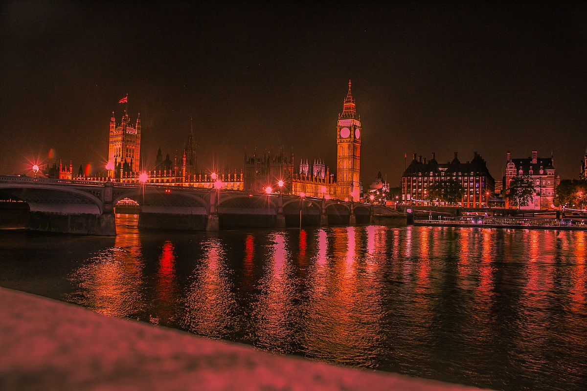 house of parliament by night