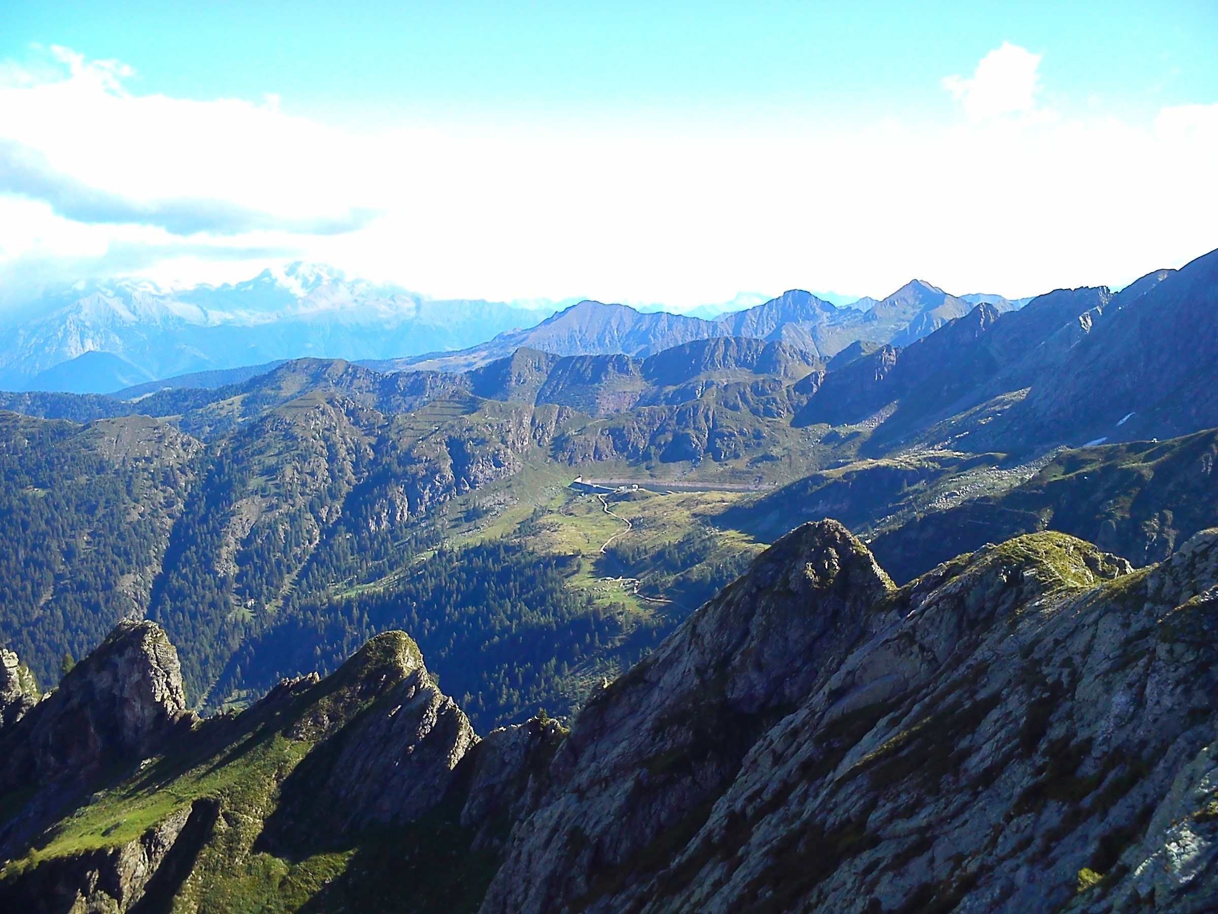 Lago di pescegallo in lontananza