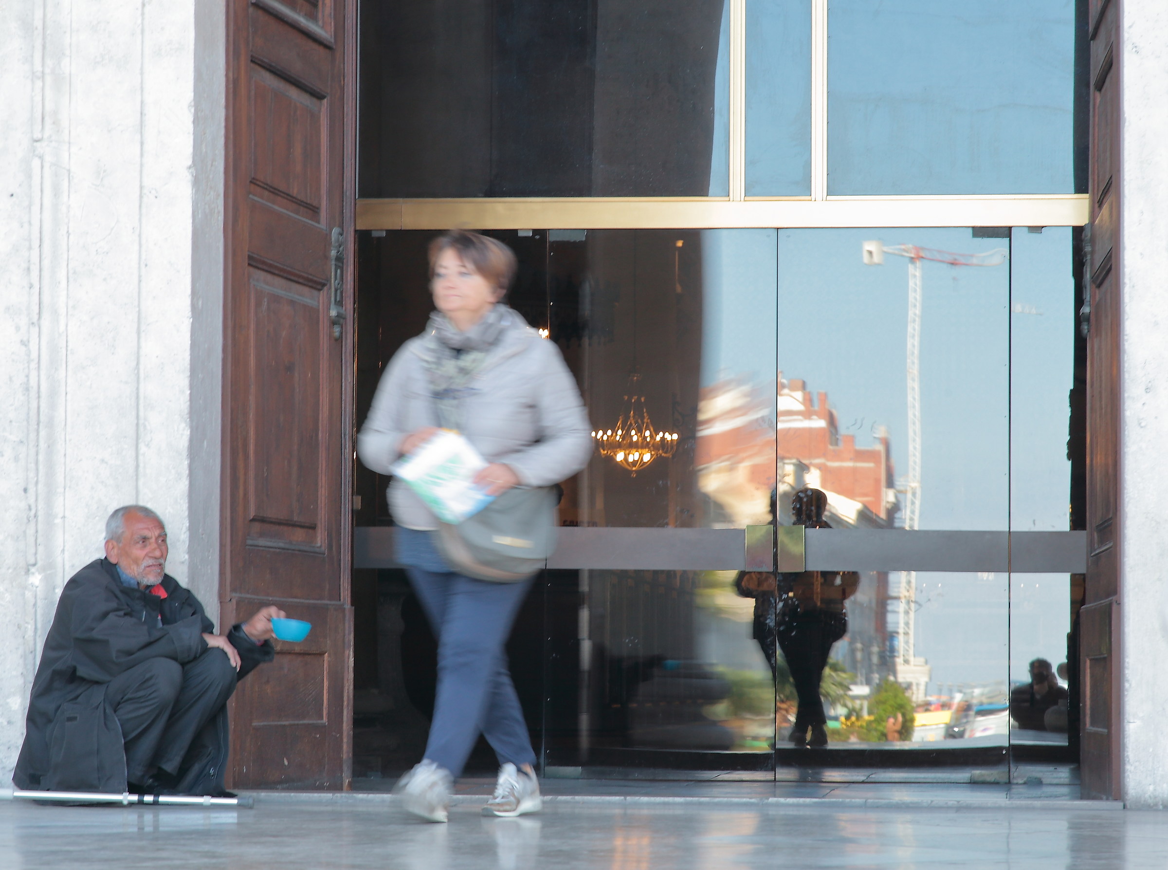 Do not turn around, but look and go