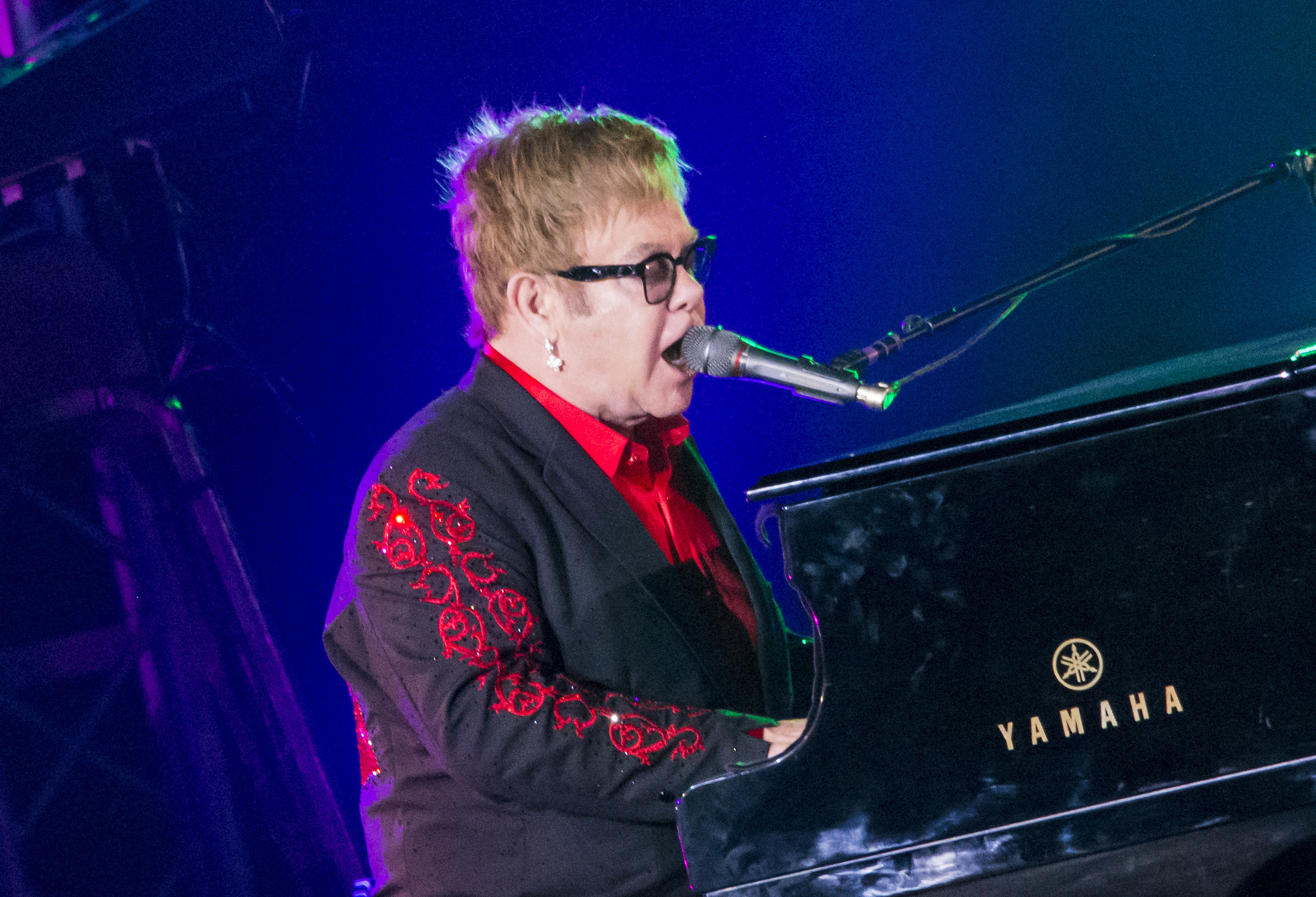 Elton John agli scavi di Pompei