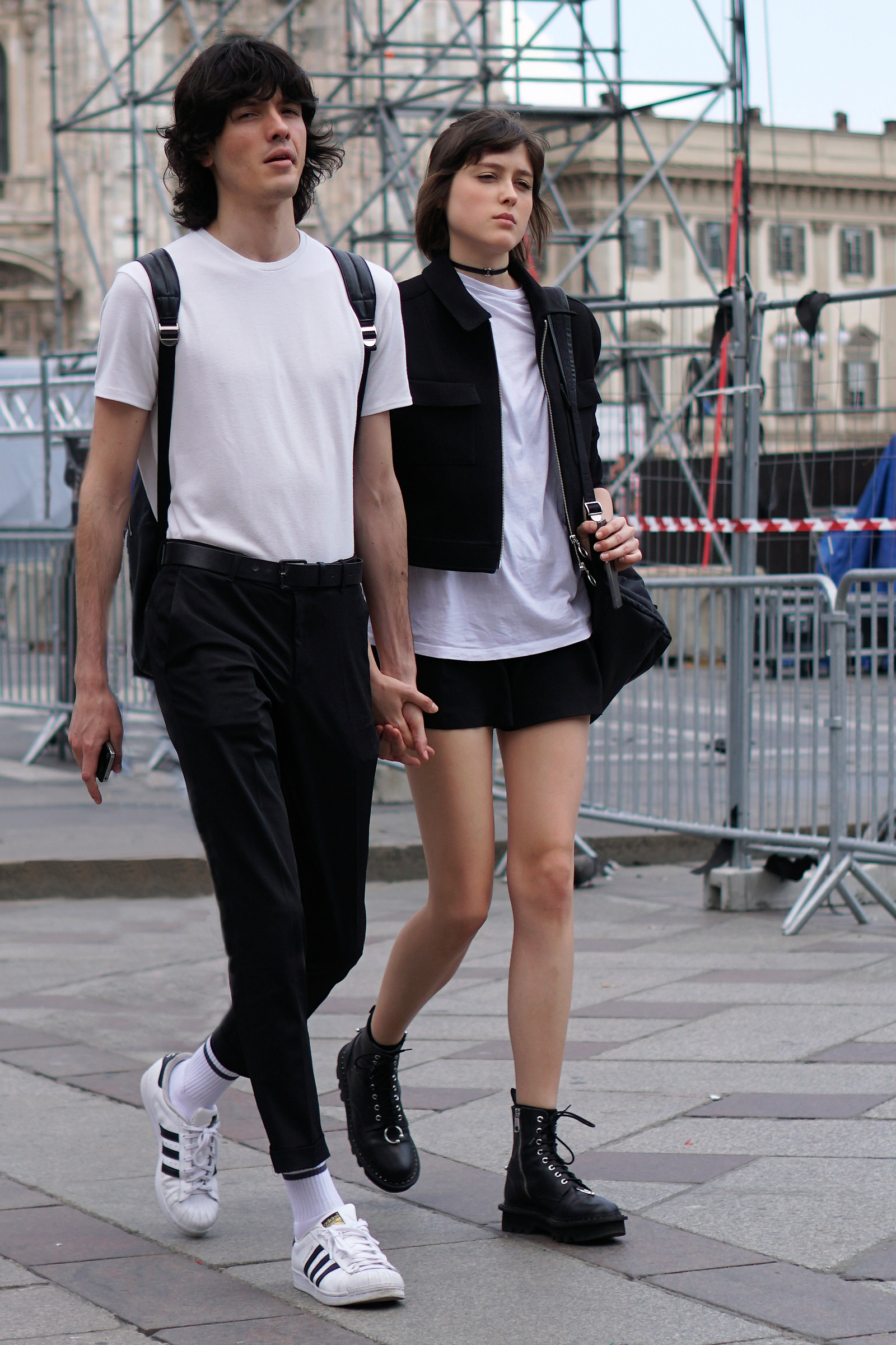 Modello n° 00224 ama la modella n°01996