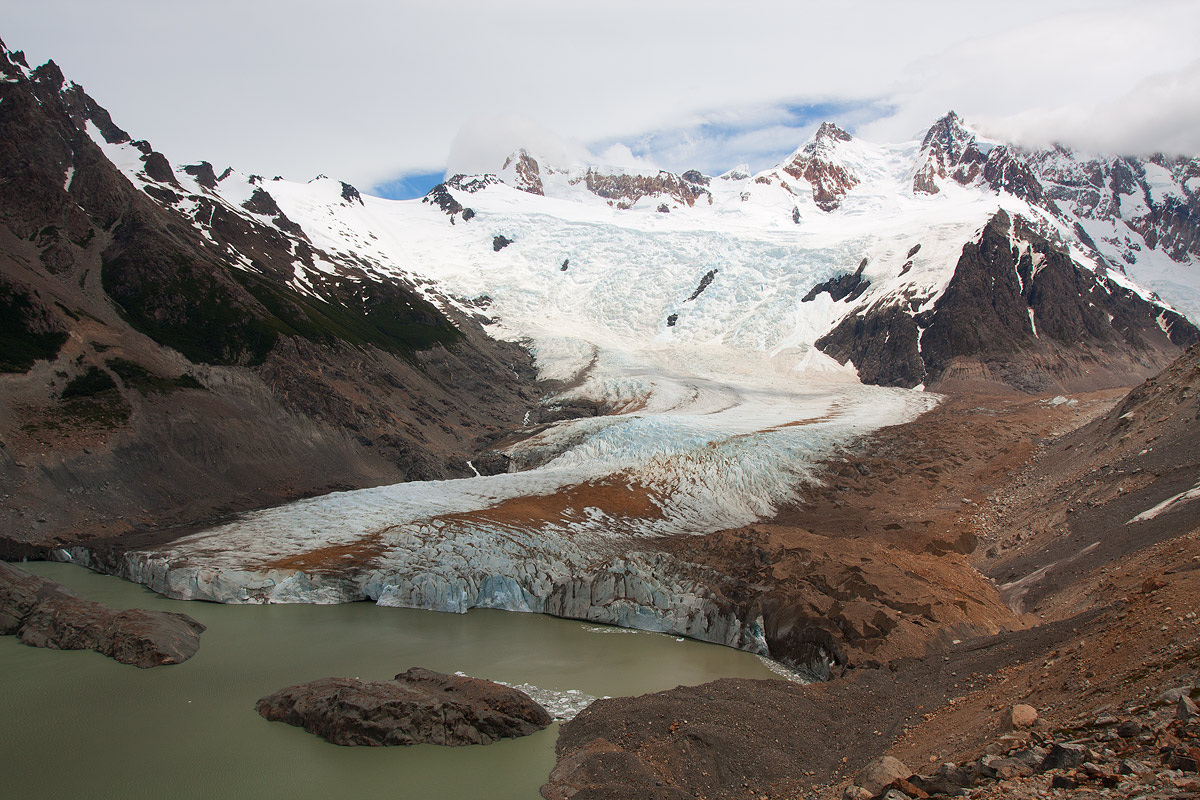 Vista sul bacino del Glaciar Torre