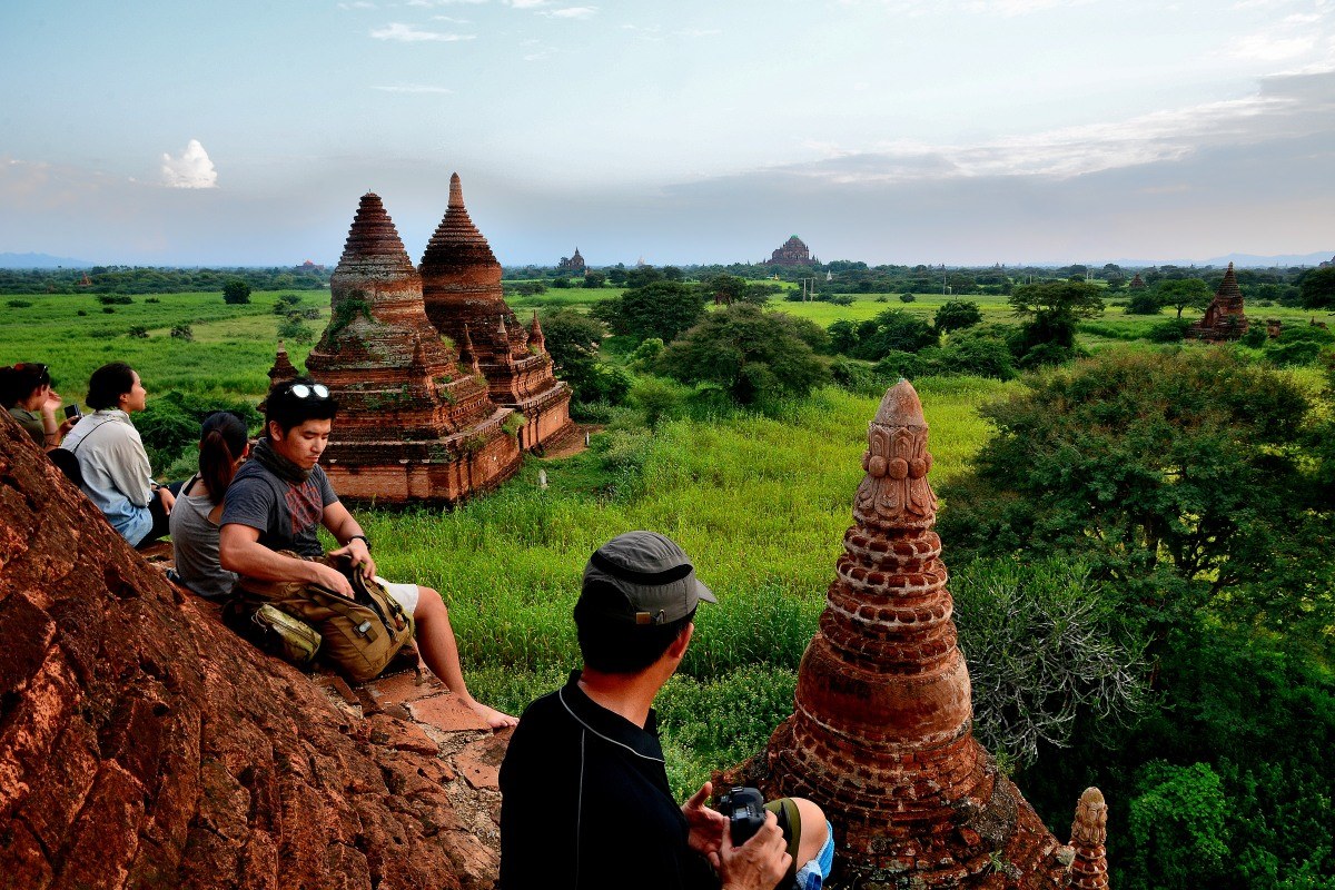 Awaiting the sunset in Bagan