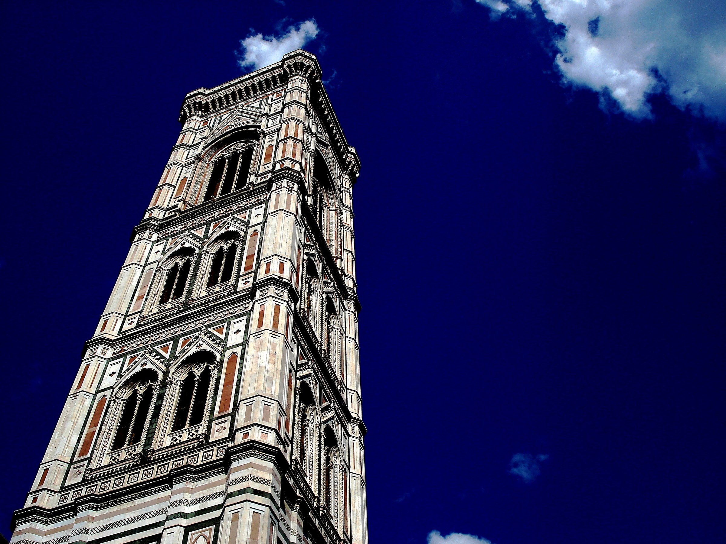 di fianco al duomo di firenze