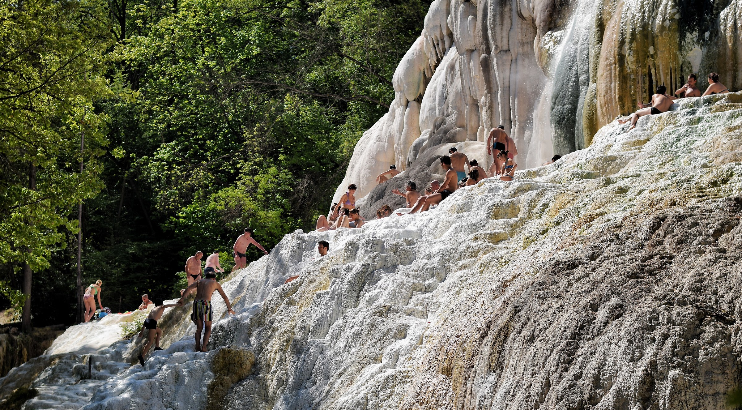 Another glimpse of "Bagni S. Filippo"