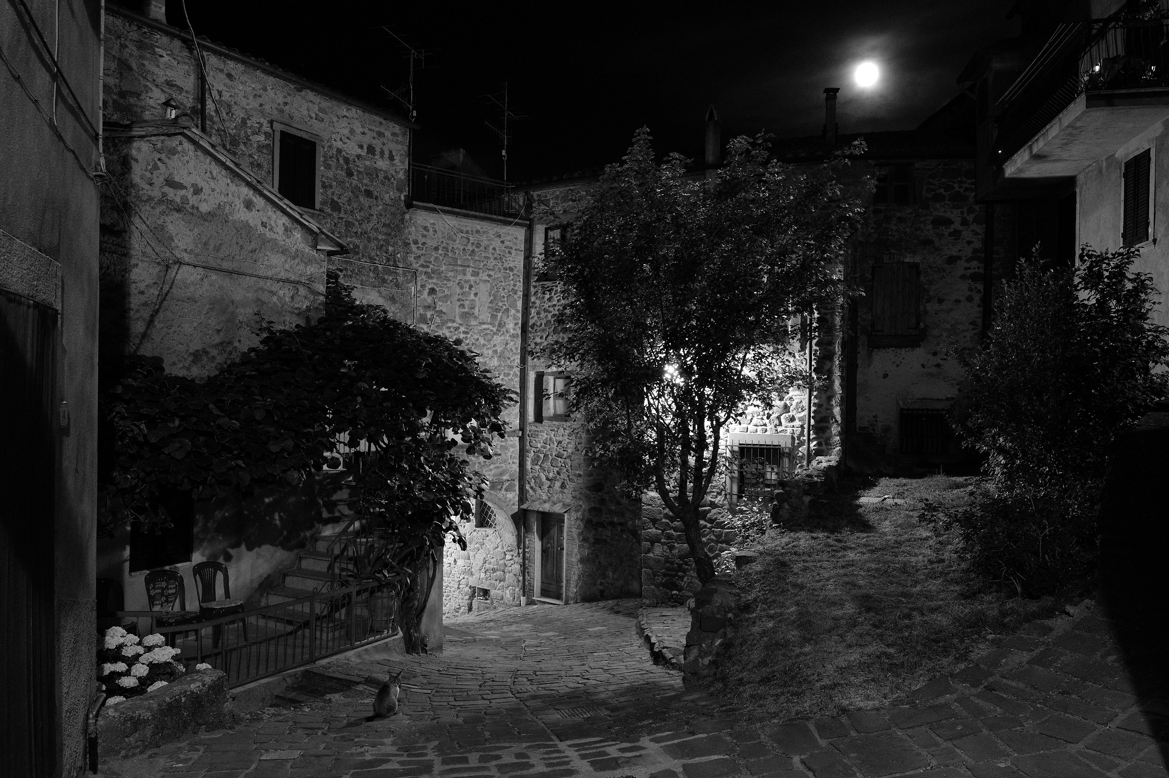 Montelaterone under the moon
