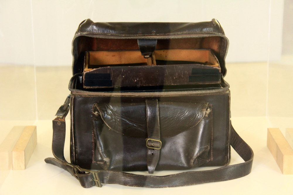 The photographic bag by G. Berengo Gardin