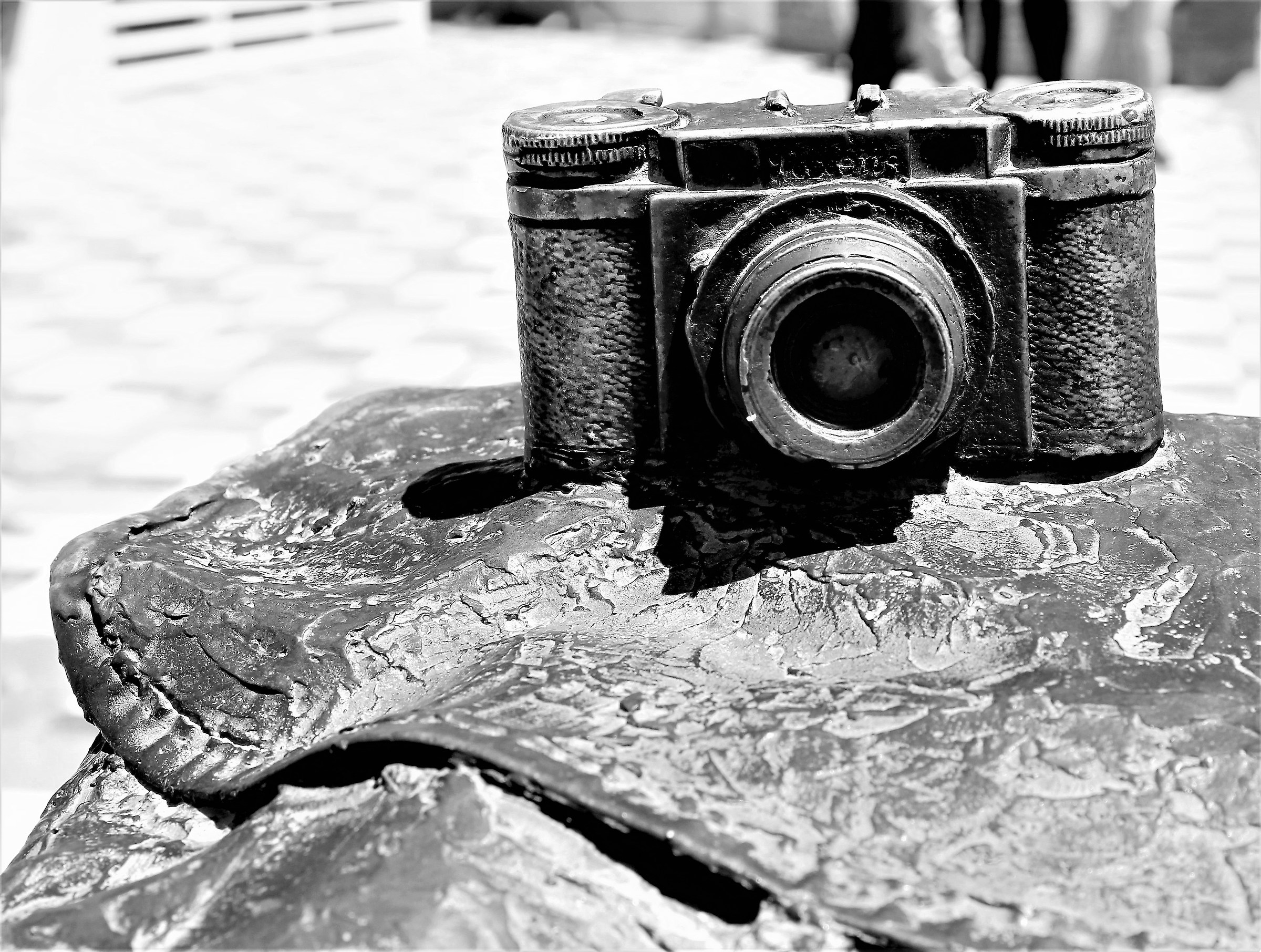 Honor to photoframes! Monument to Jose Padial Bobadilla