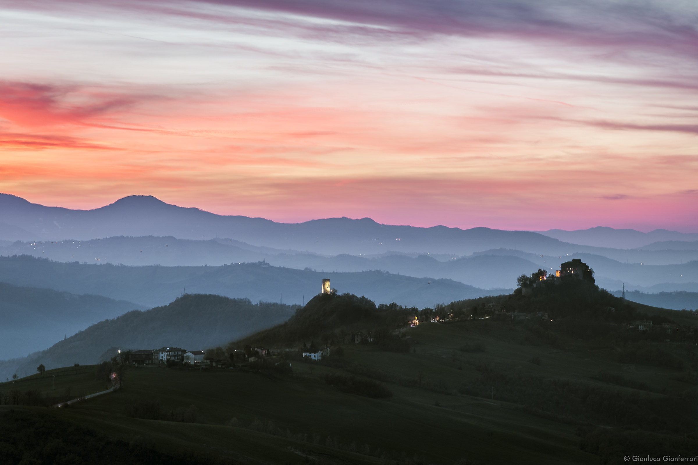 Rossena seen from Canossa