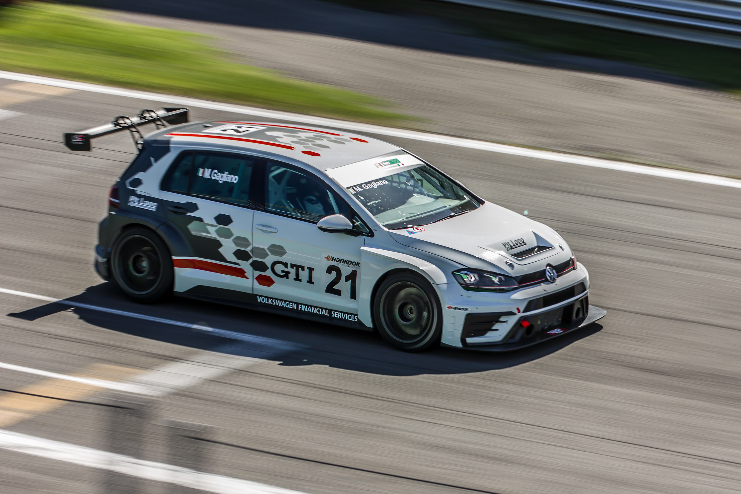 VW Golf TCR
