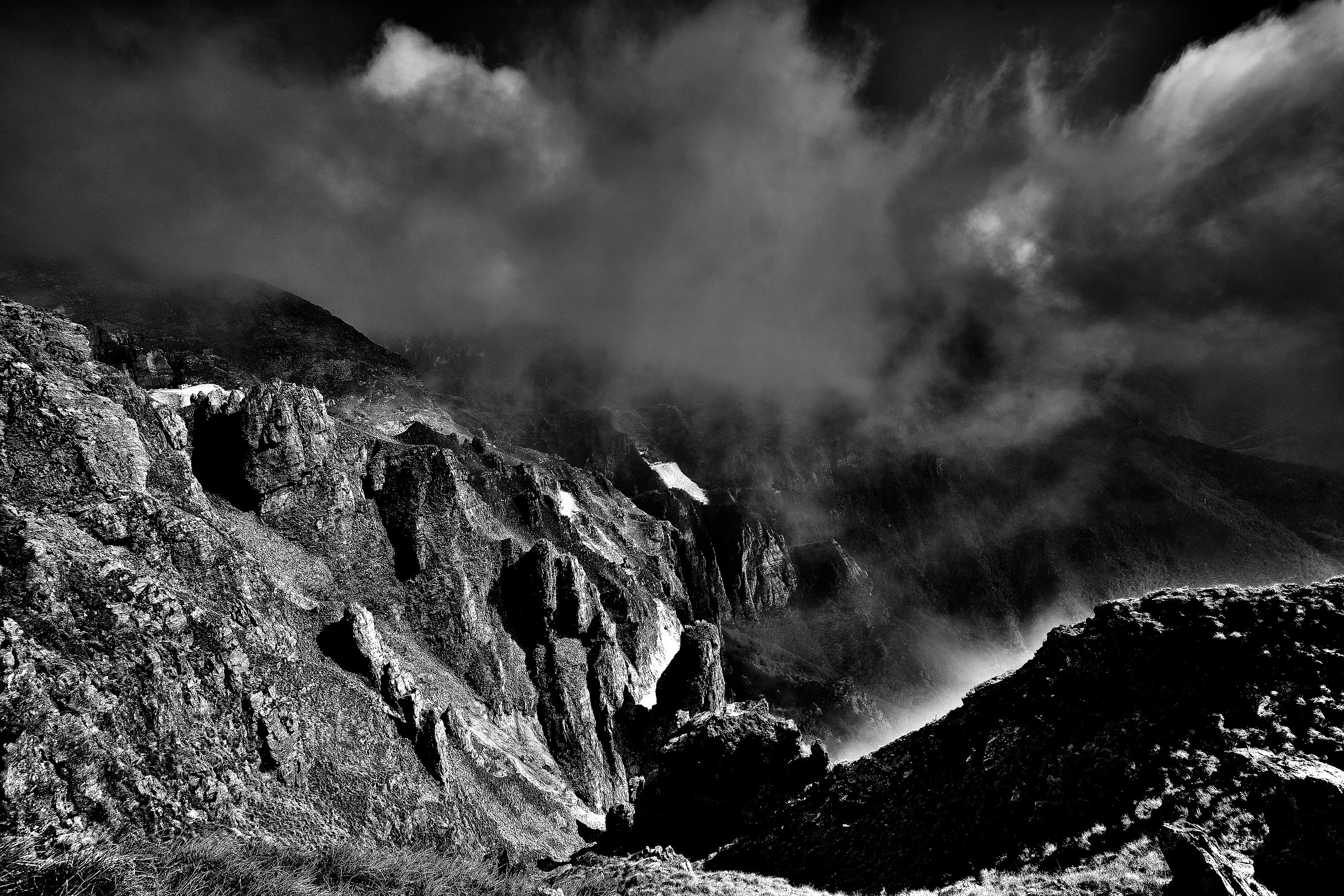 The Hidden Torrents "b & n"