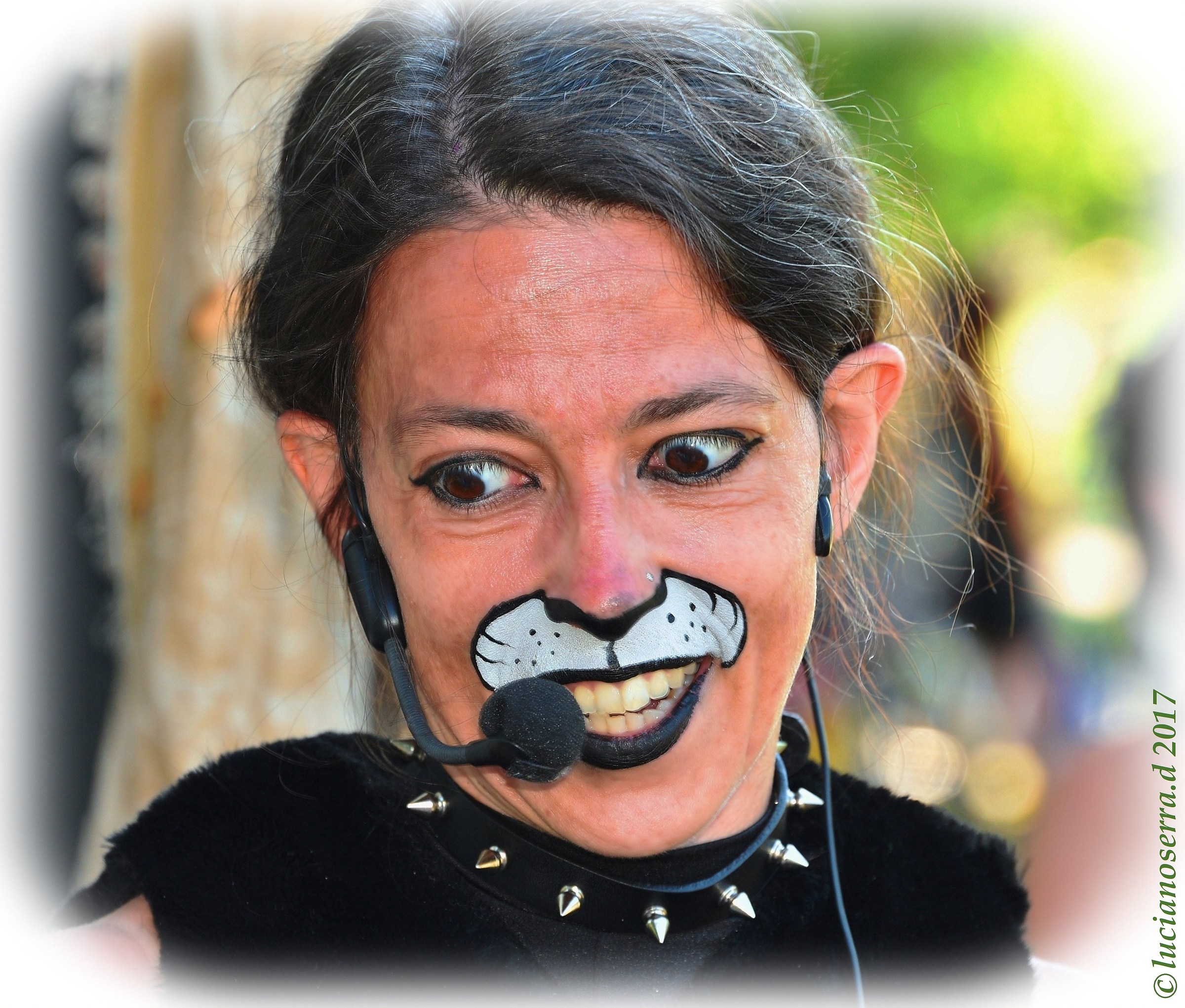 Sabina Ressia burattinaia e gatta