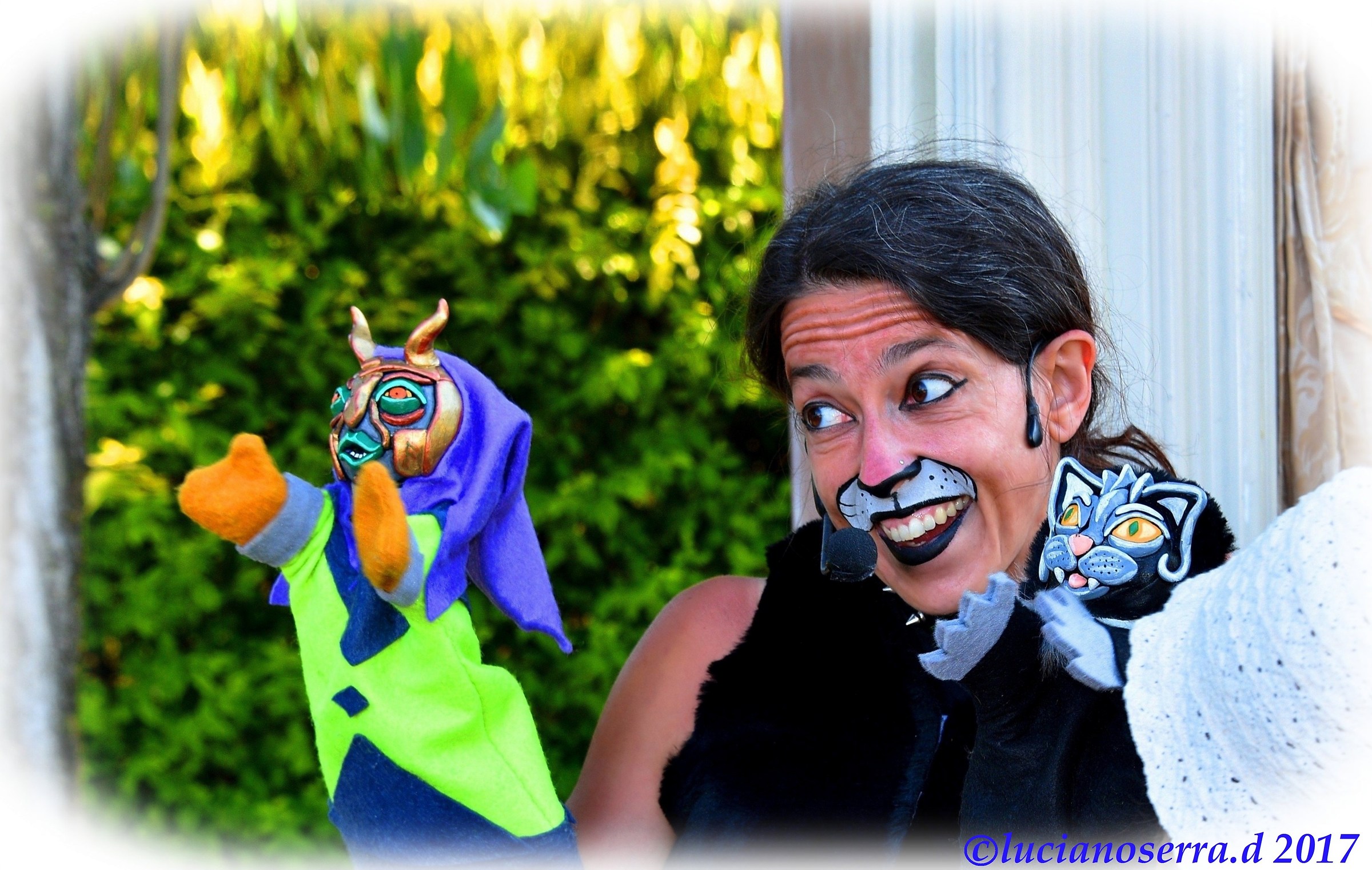 Sabina Ressia burattinaia e gatta