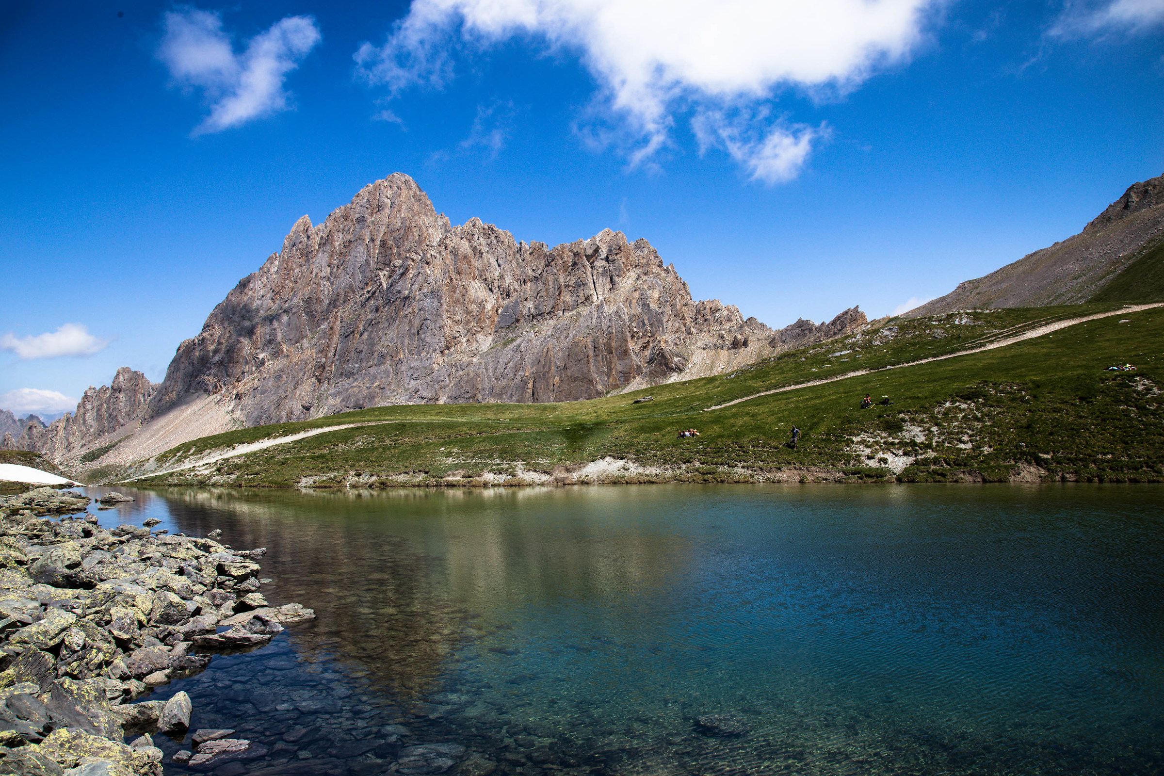 The first walk among the mountains