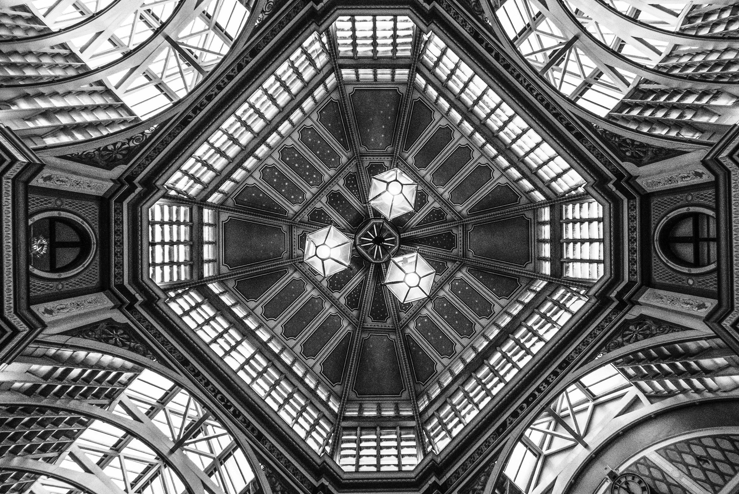 Somewhere In London..... (b&w version)