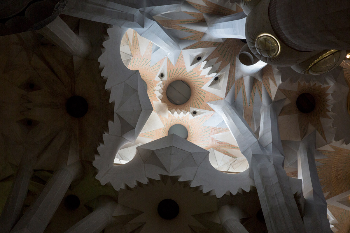 With the nose up (Sagrada Familia Barcelona 2016)