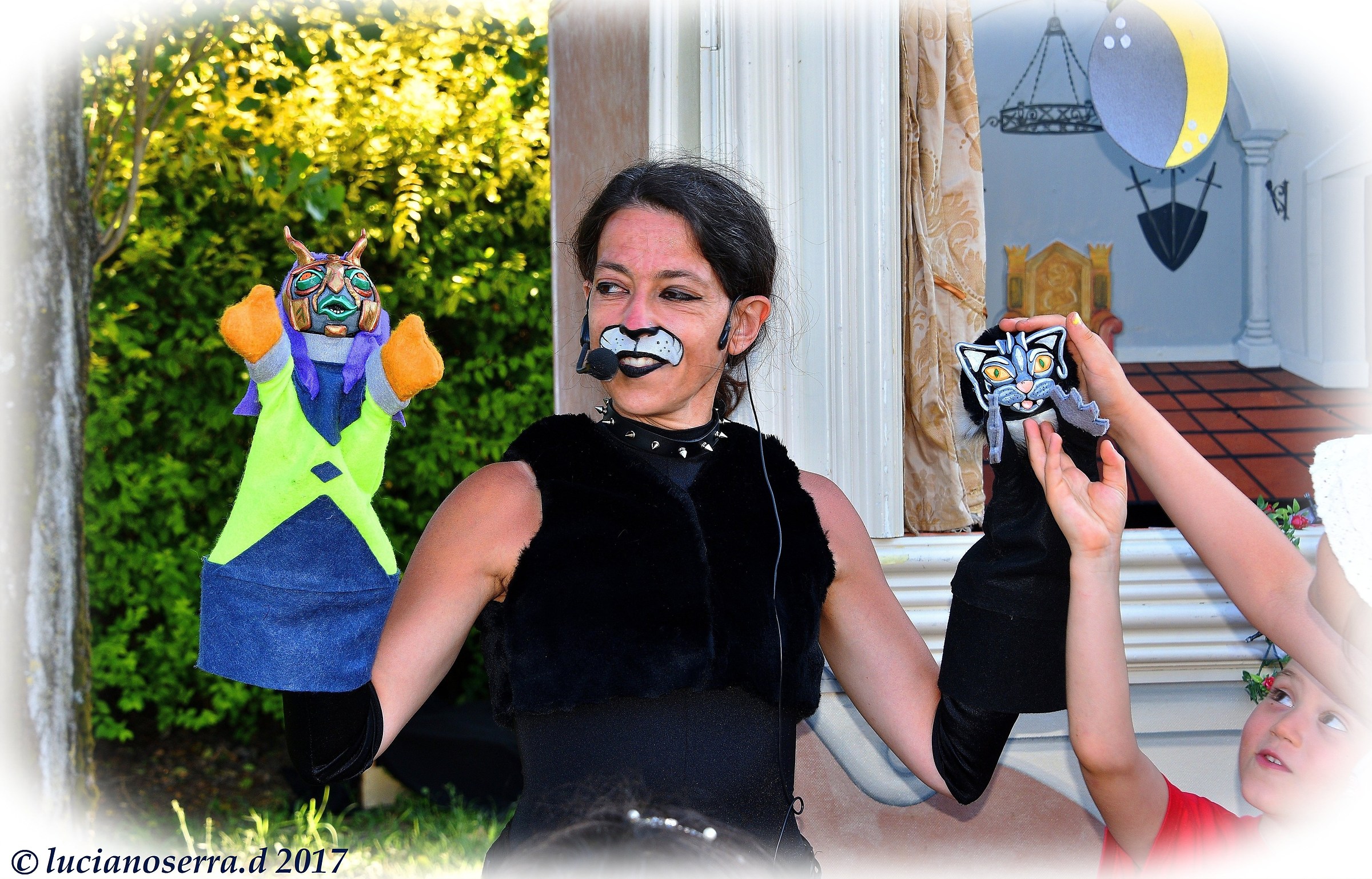 Sabina Ressia burattinaia e gatta