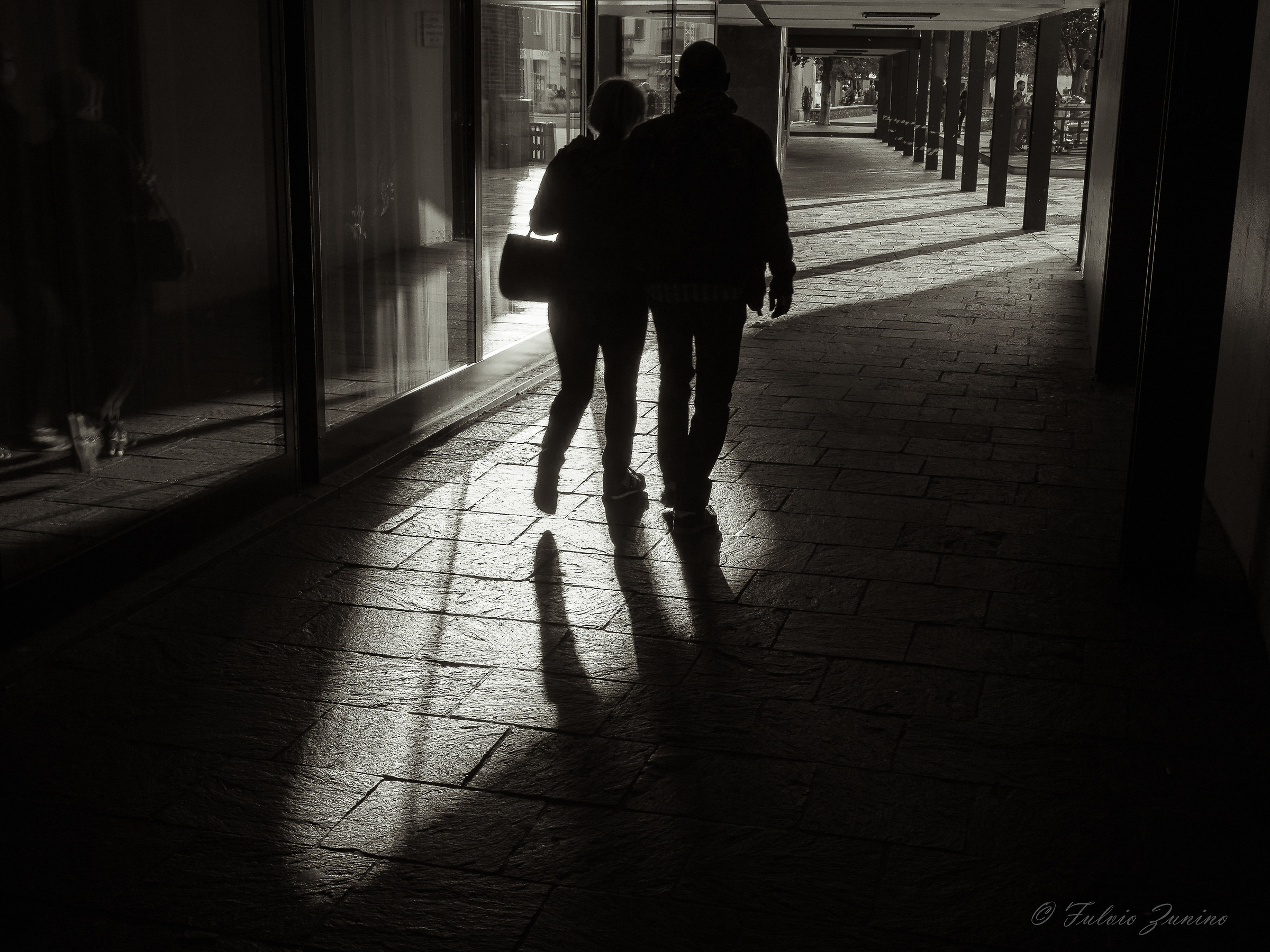 Camminando tra luci e ombre - Legnano MI