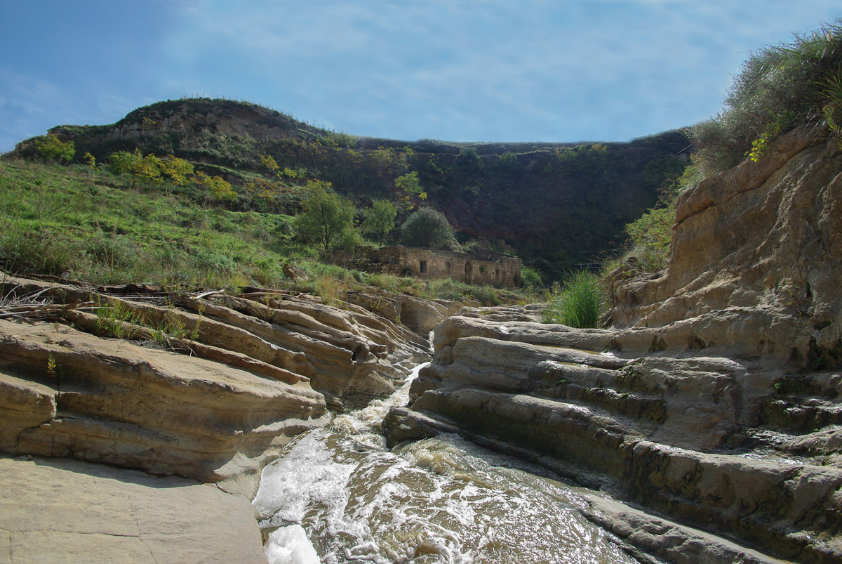 Sulle sponde del fiume.