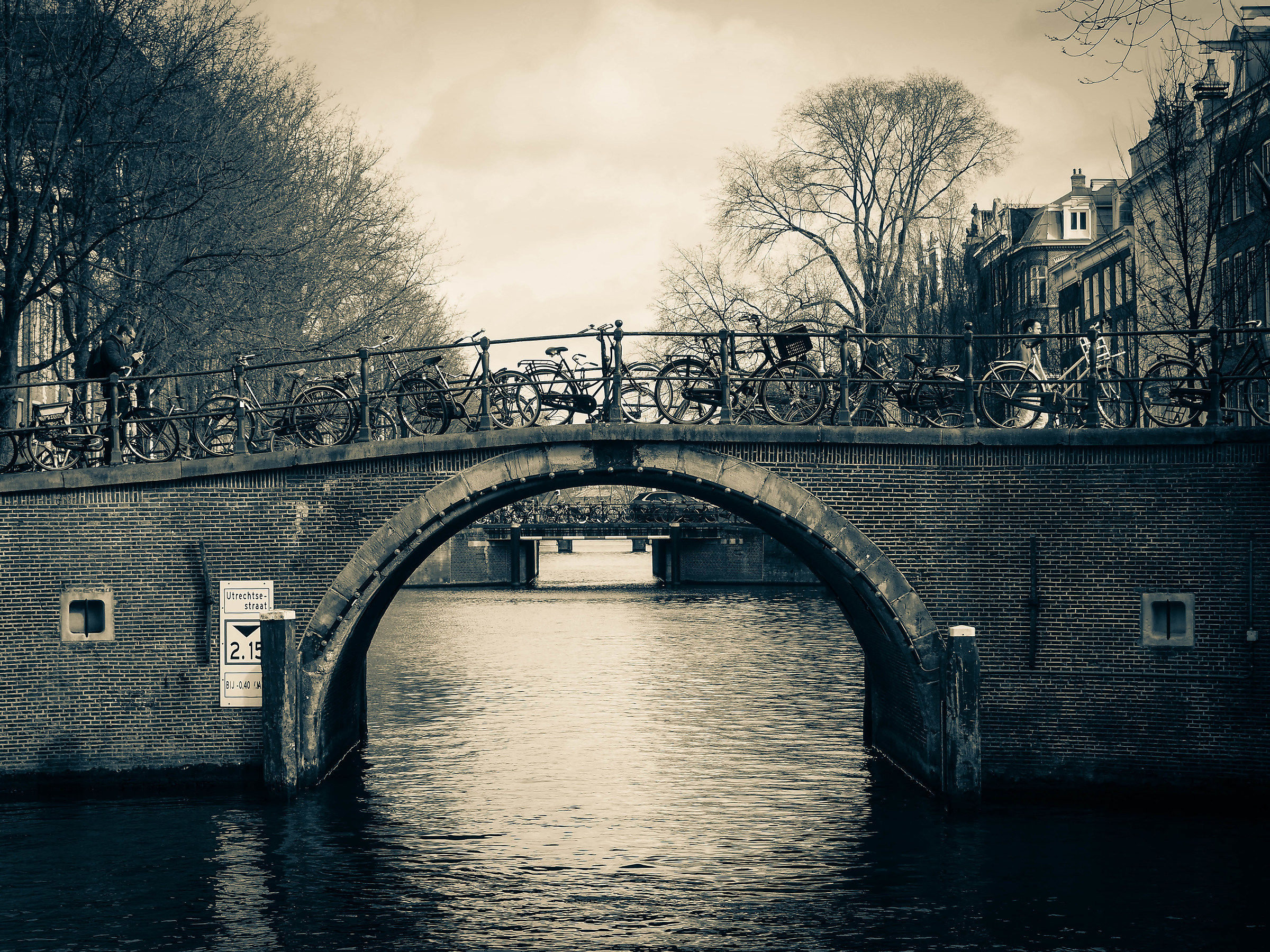 Between bridges and bicycles