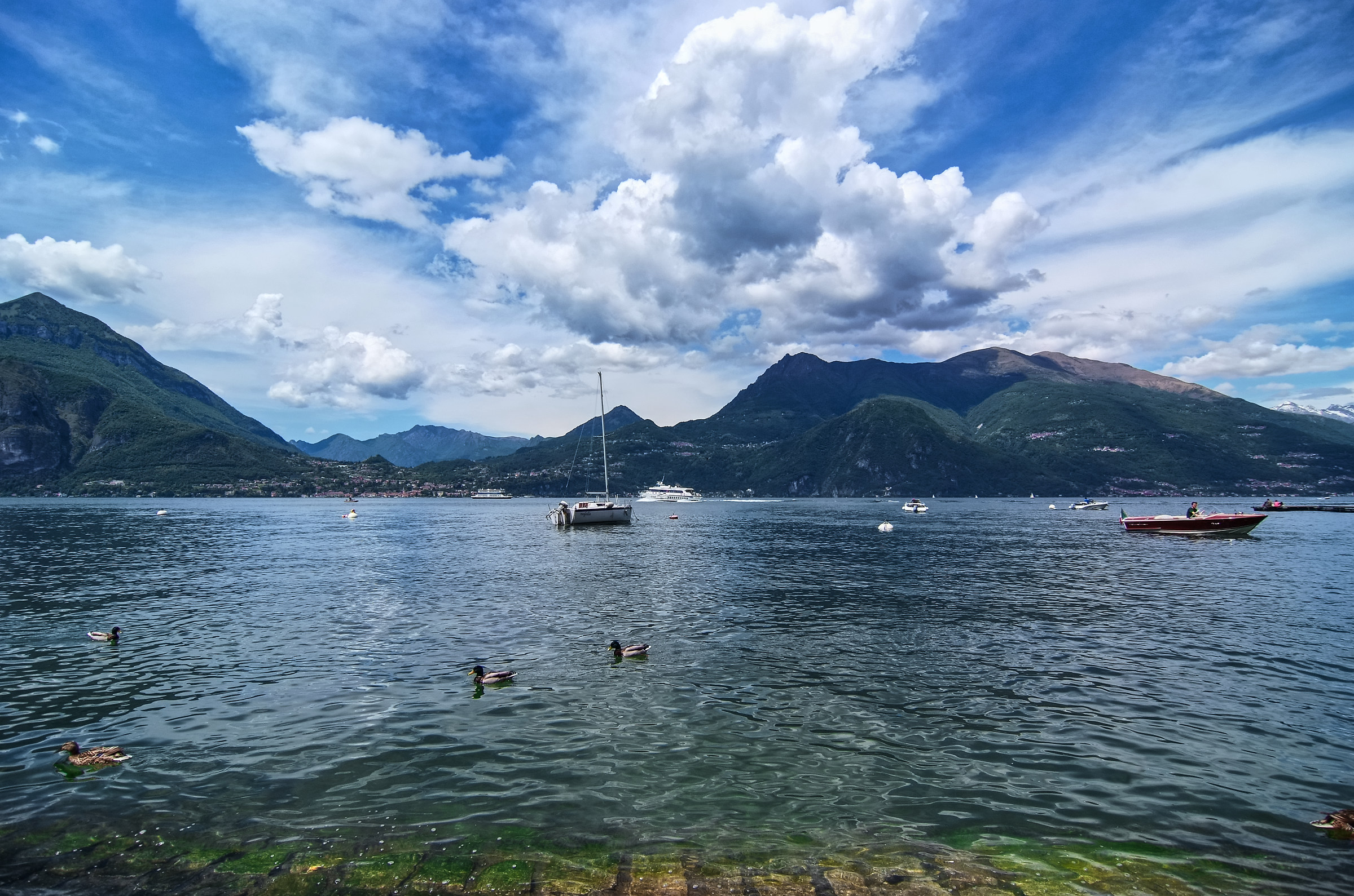 Lago di Como osservato da Varenna