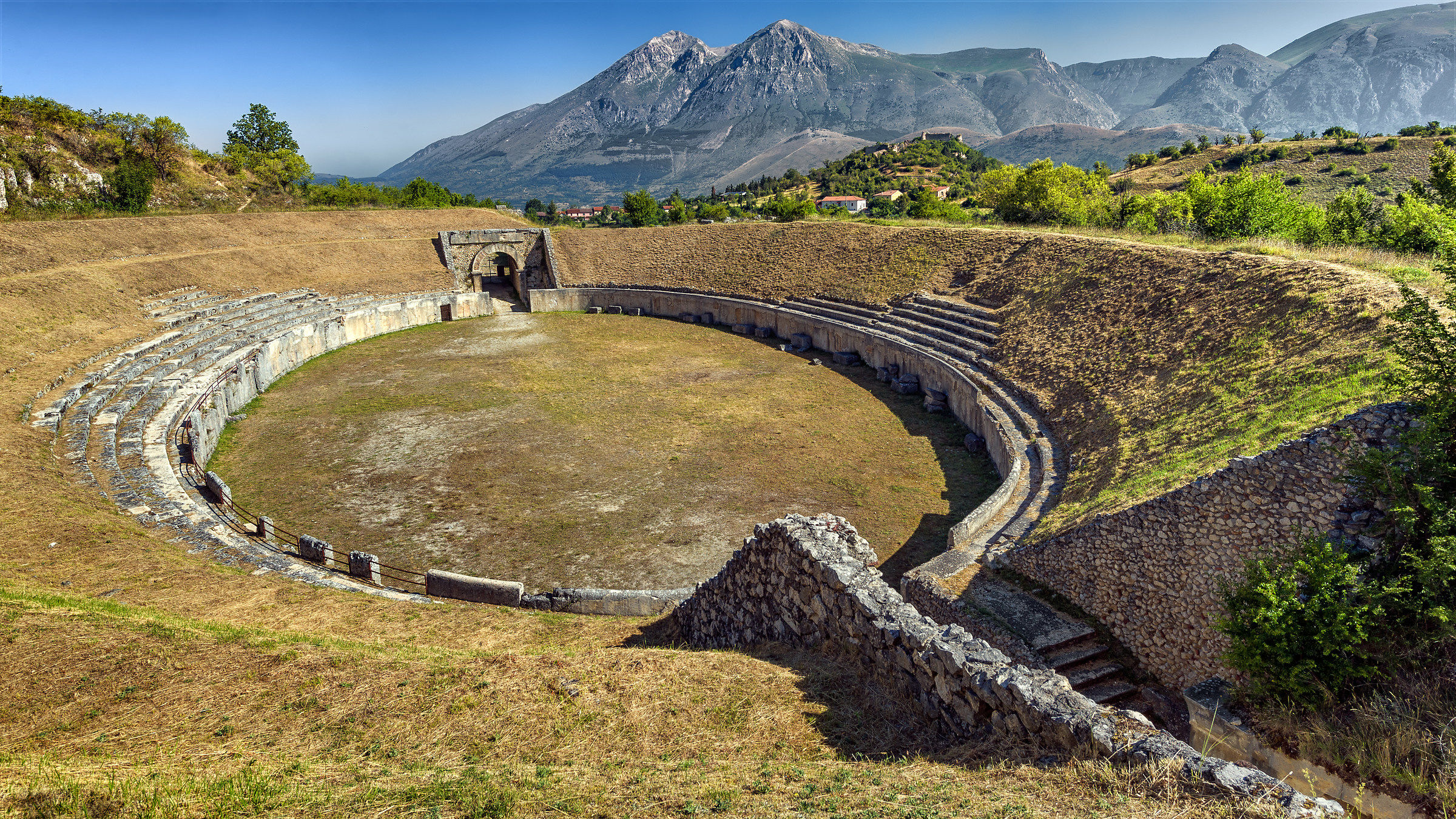 Alba Fucens - Amphitheater