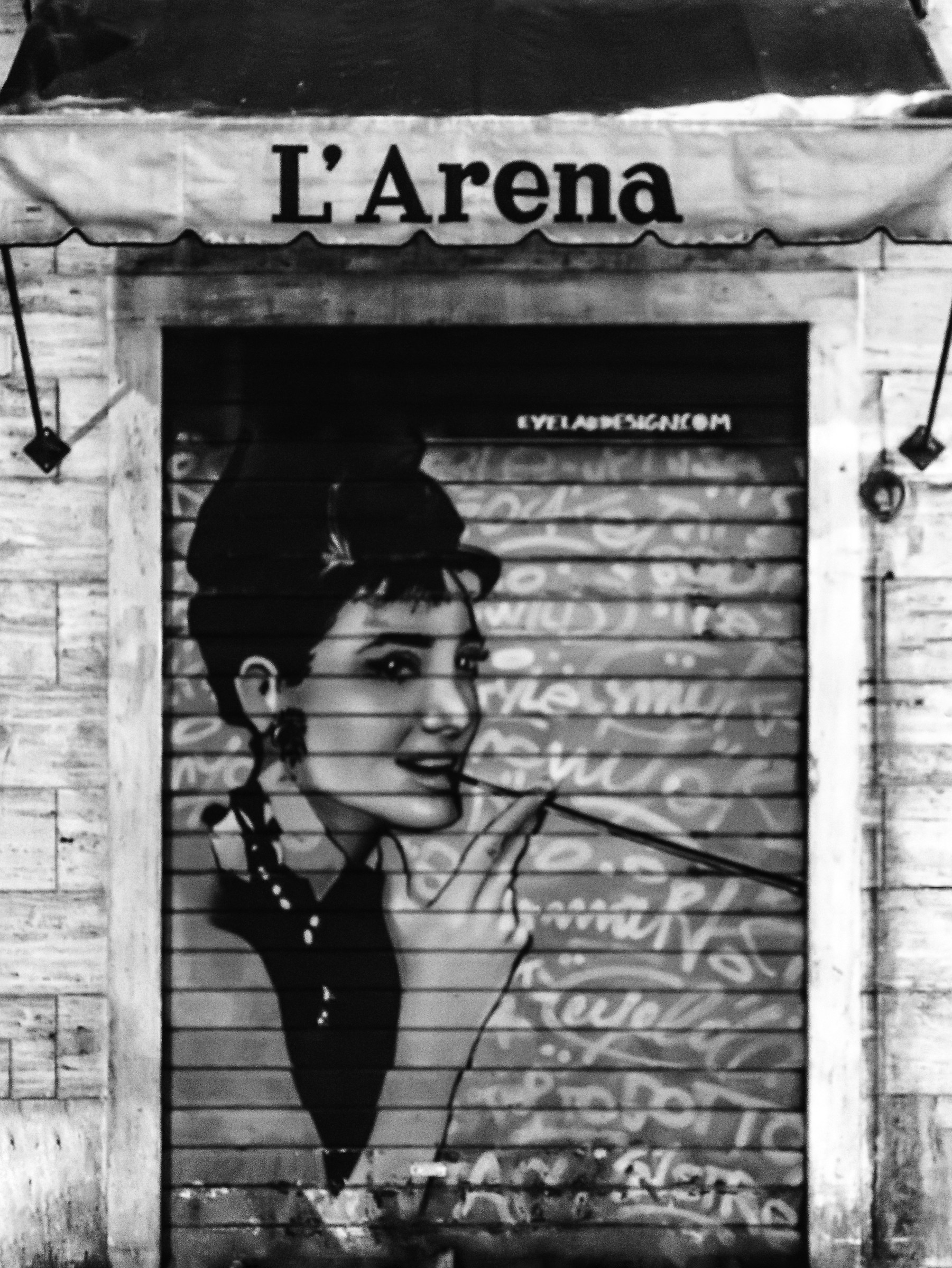 Audrey Hepburn in edicola