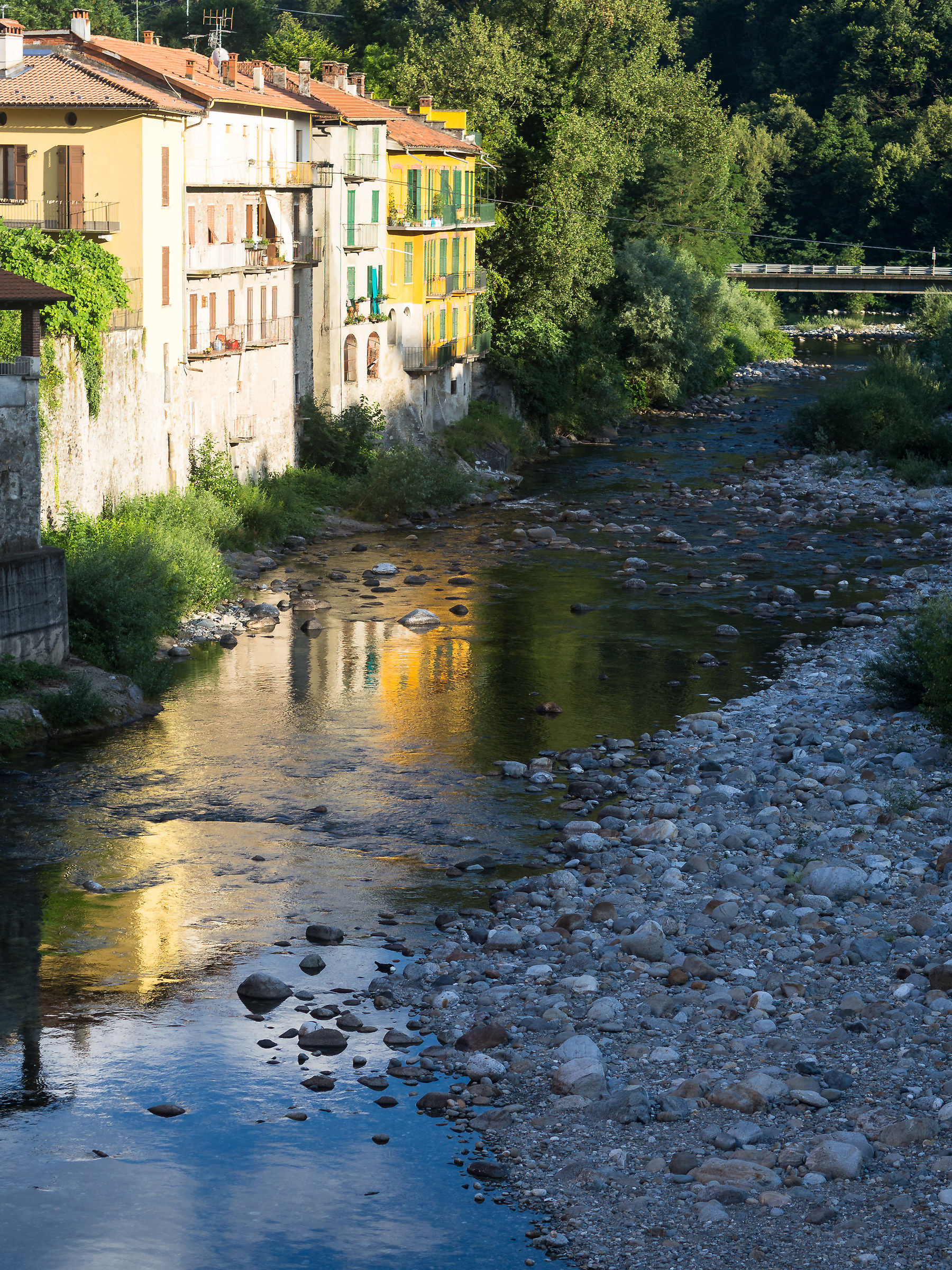Tavolozza di riflessi, Varallo sul Sesia