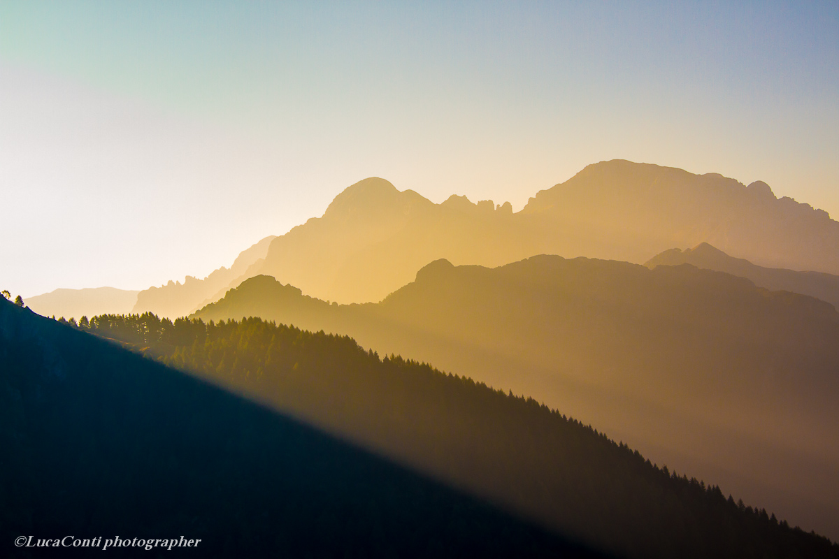 primi raggi di sole sulla cima Campelli
