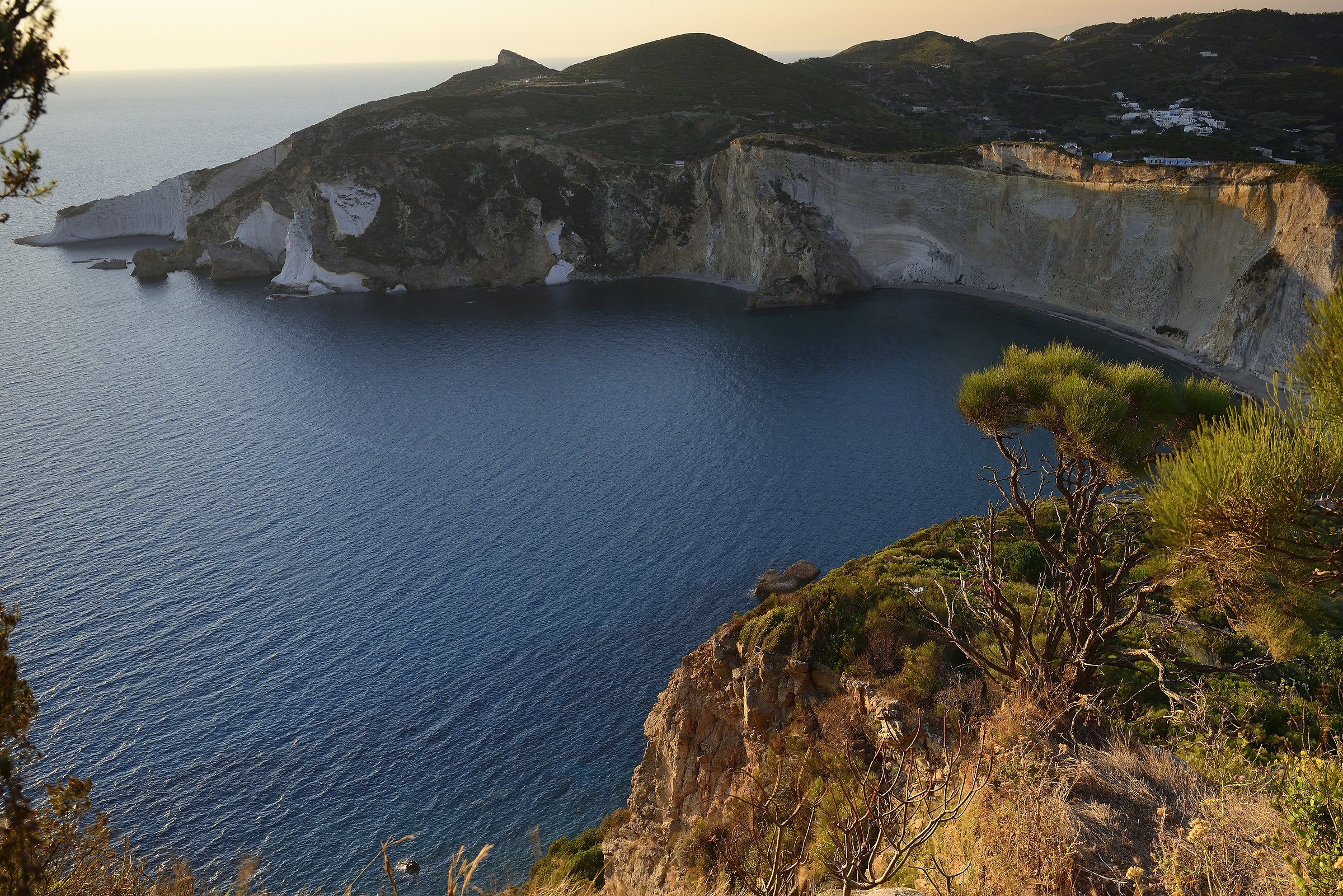 Ponza-Chiaia di Luna