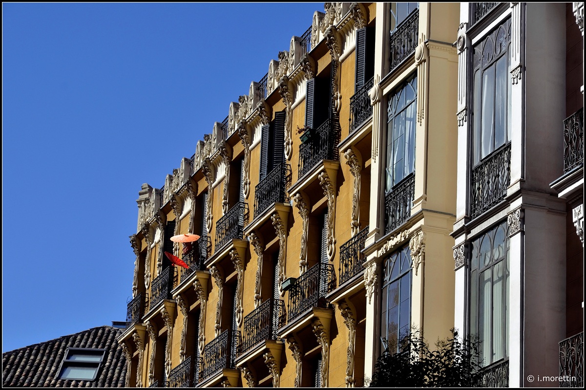 Liberty Madrid with umbrellas