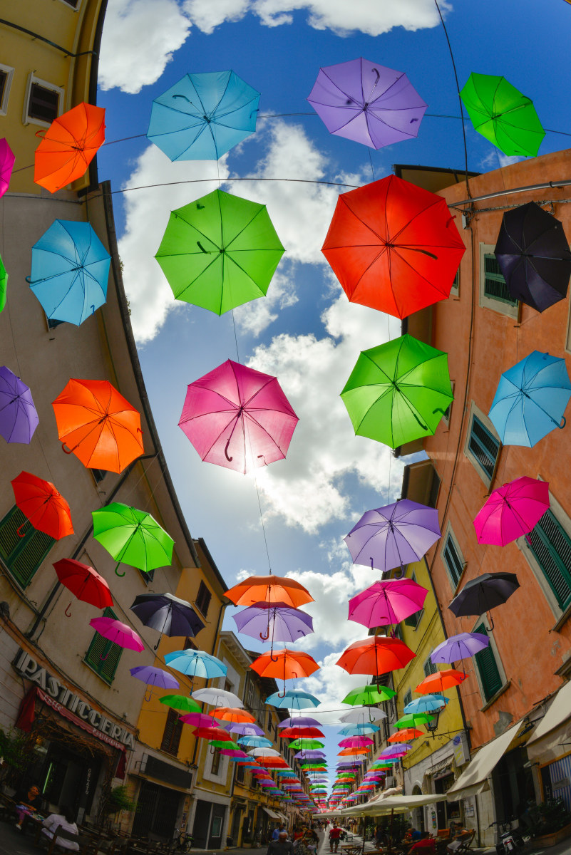 Ombrelli volanti - Pietrasanta