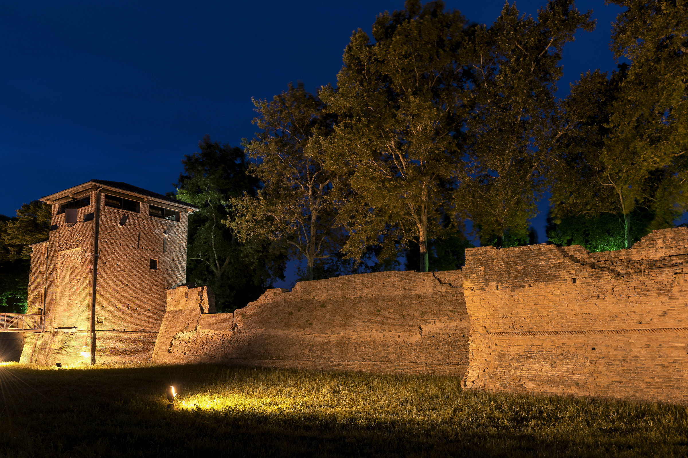 Walls of Ferrara - detail of Via Bacchelli