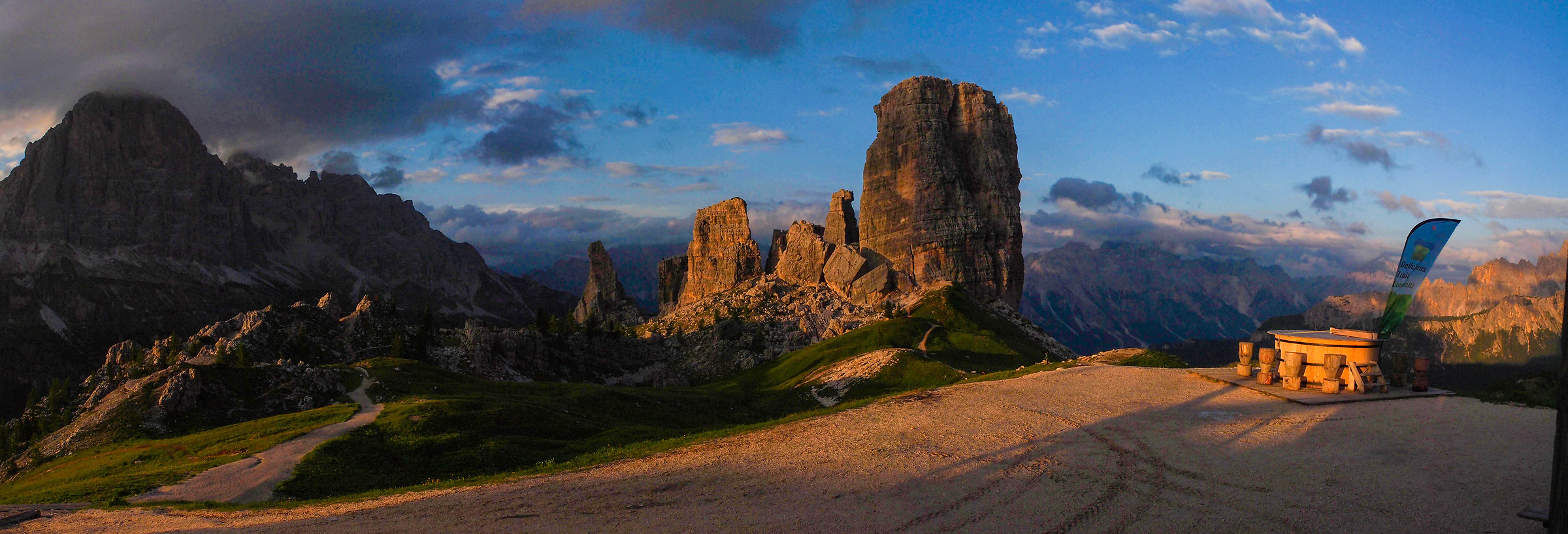 Panorama hut squirrels 5 sunset towers