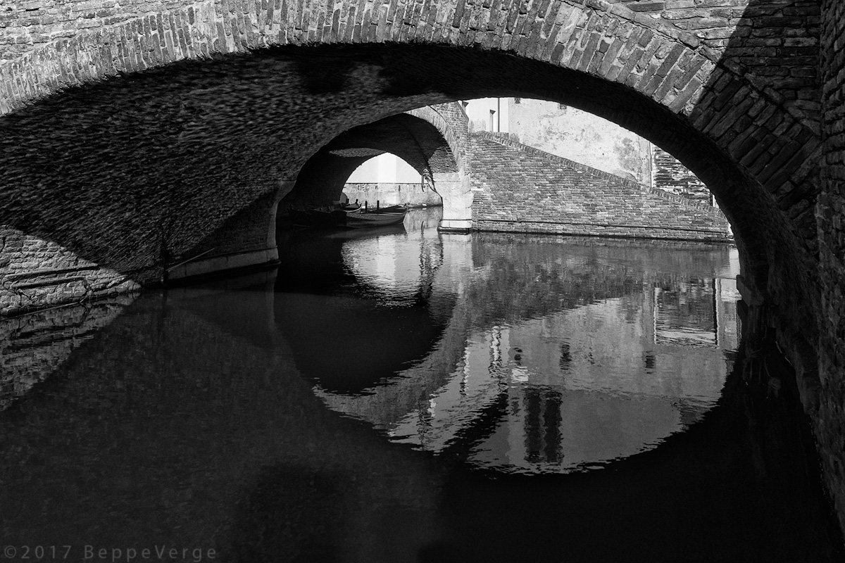 Under the bridges of Comacchio