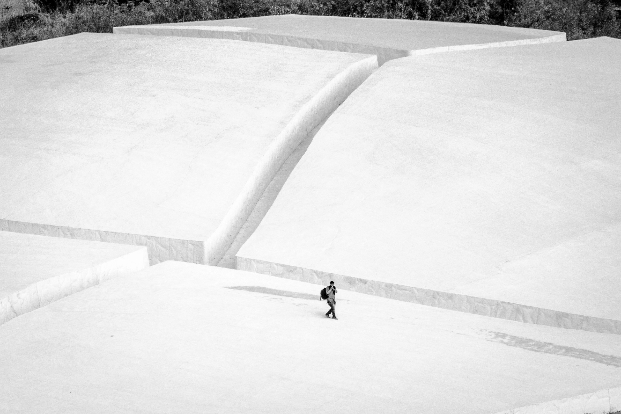 Burri's Couch: no land man