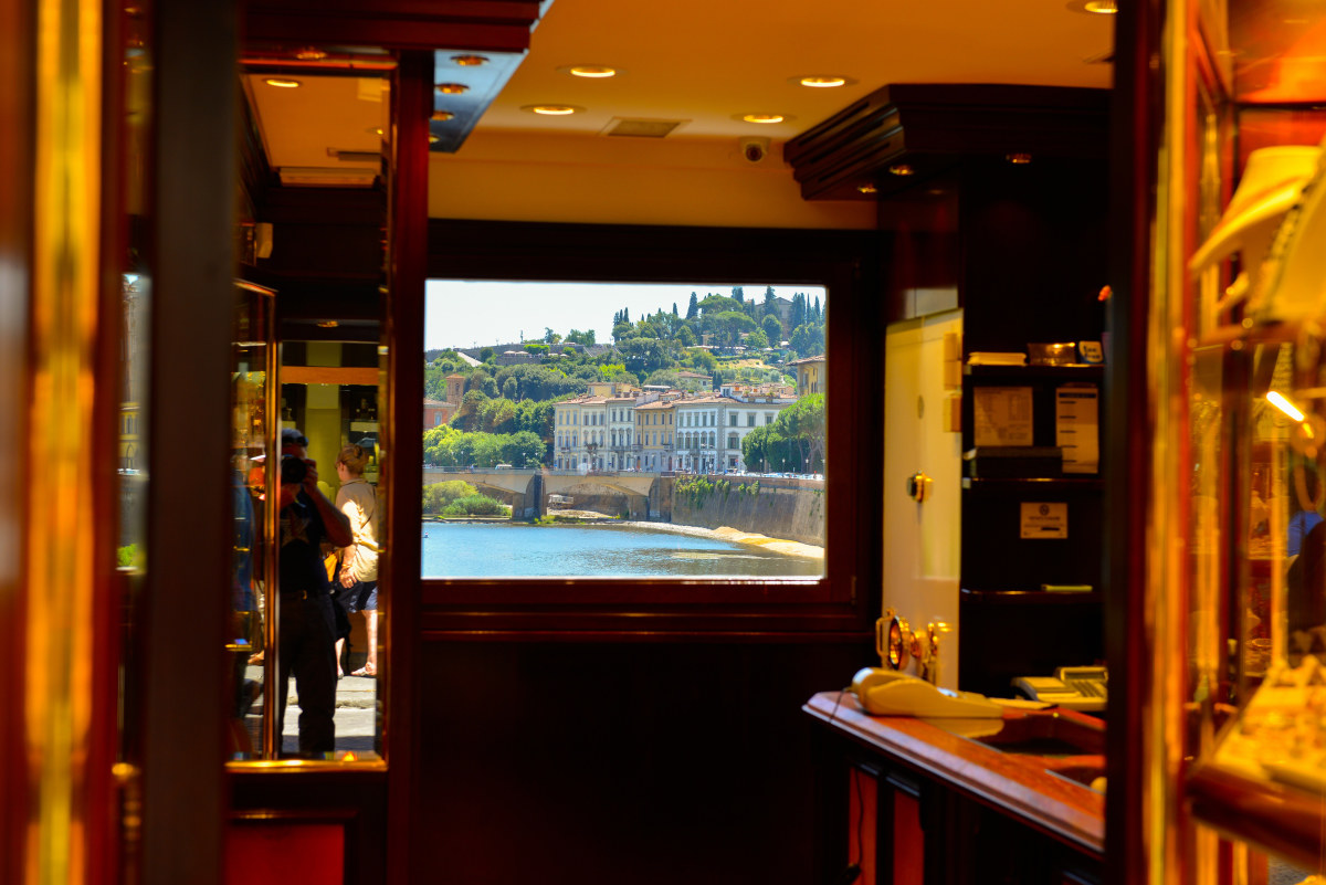 " attraverso Ponte Vecchio Firenze