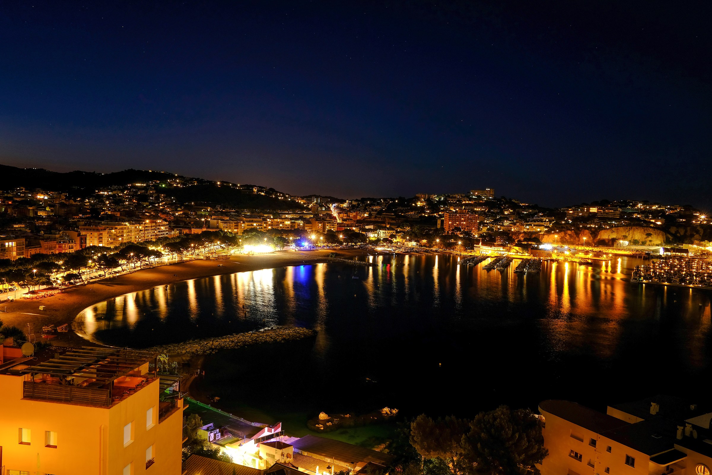 Saint Feliu at night