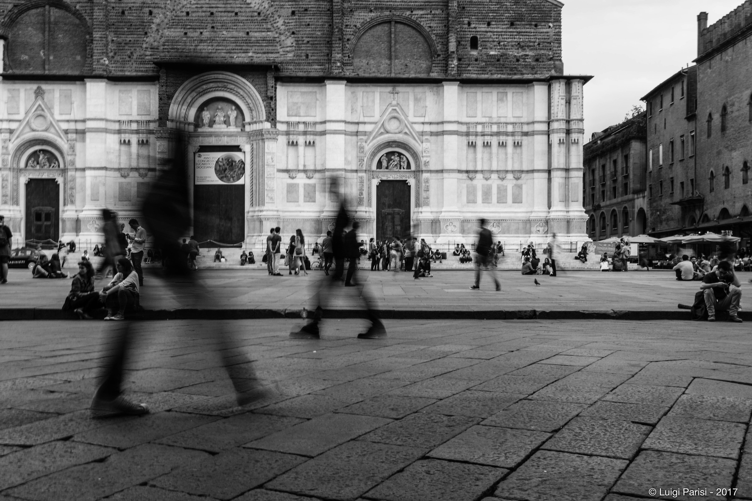 Ombre in Piazza Maggiore