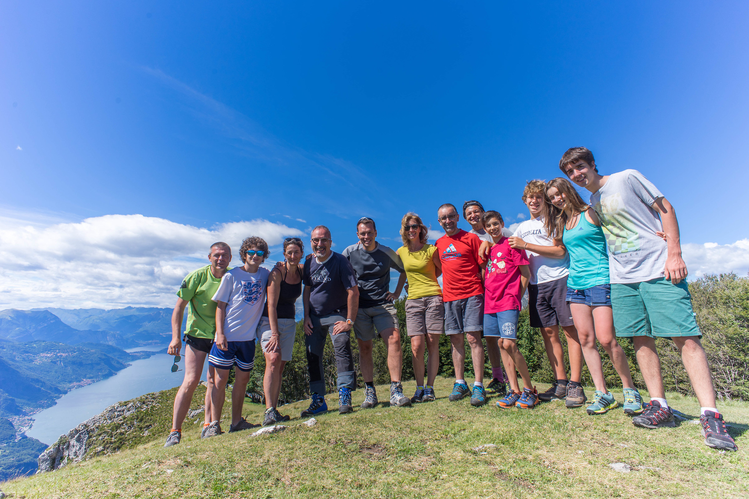 Colored Curvilinear Self-Timer