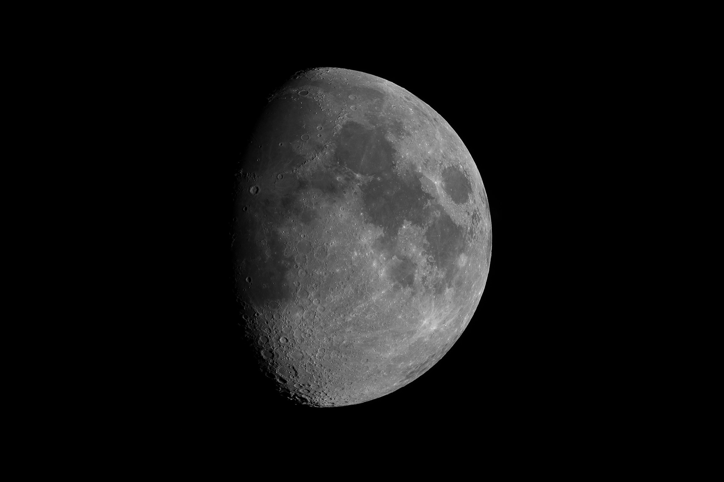 Luna a 3/4 1200 mm crop 100%