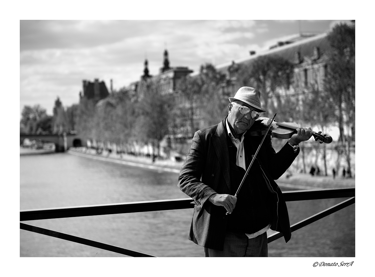 Musicista sul Pont des Arts