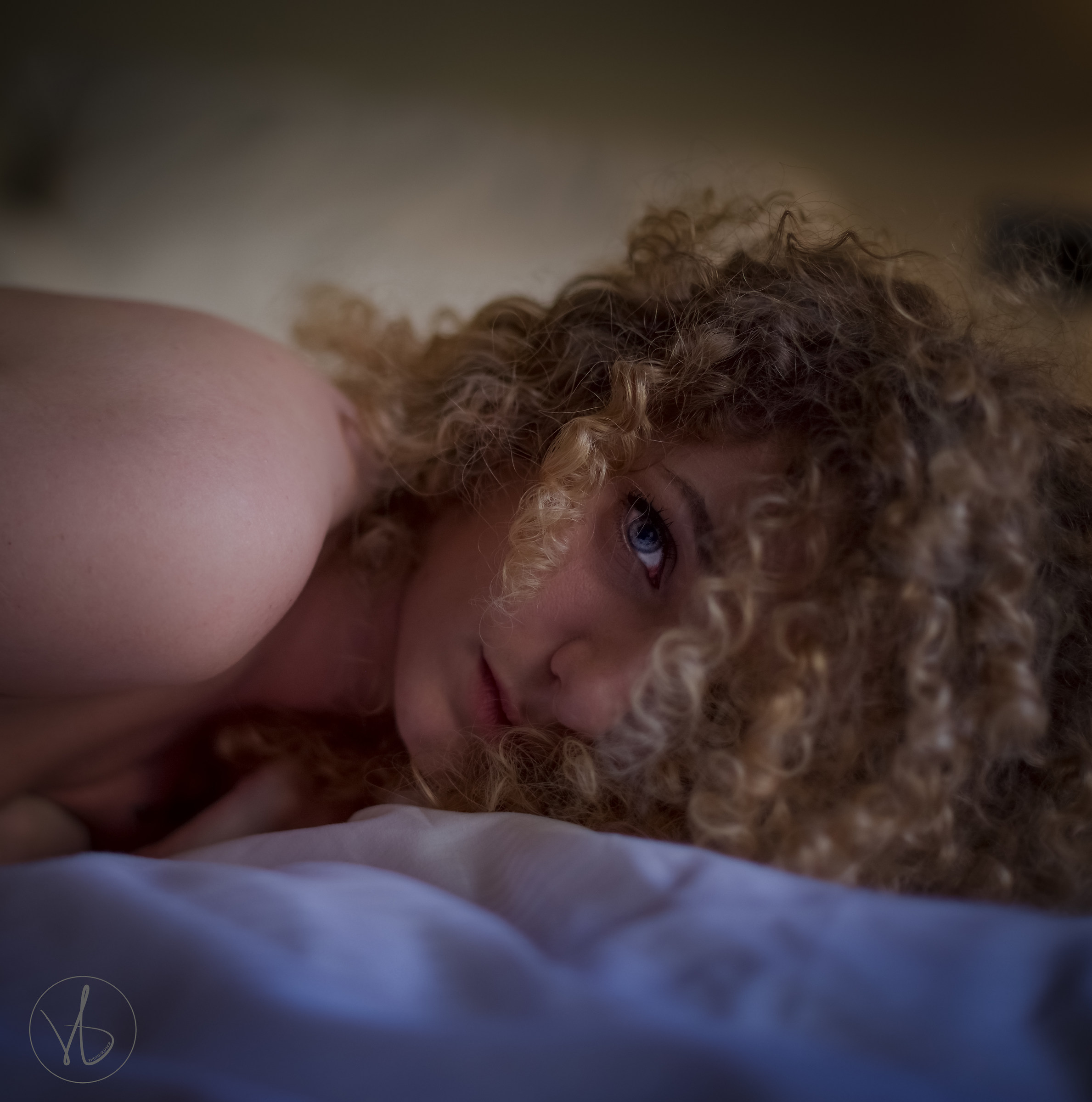 Blondine in bed