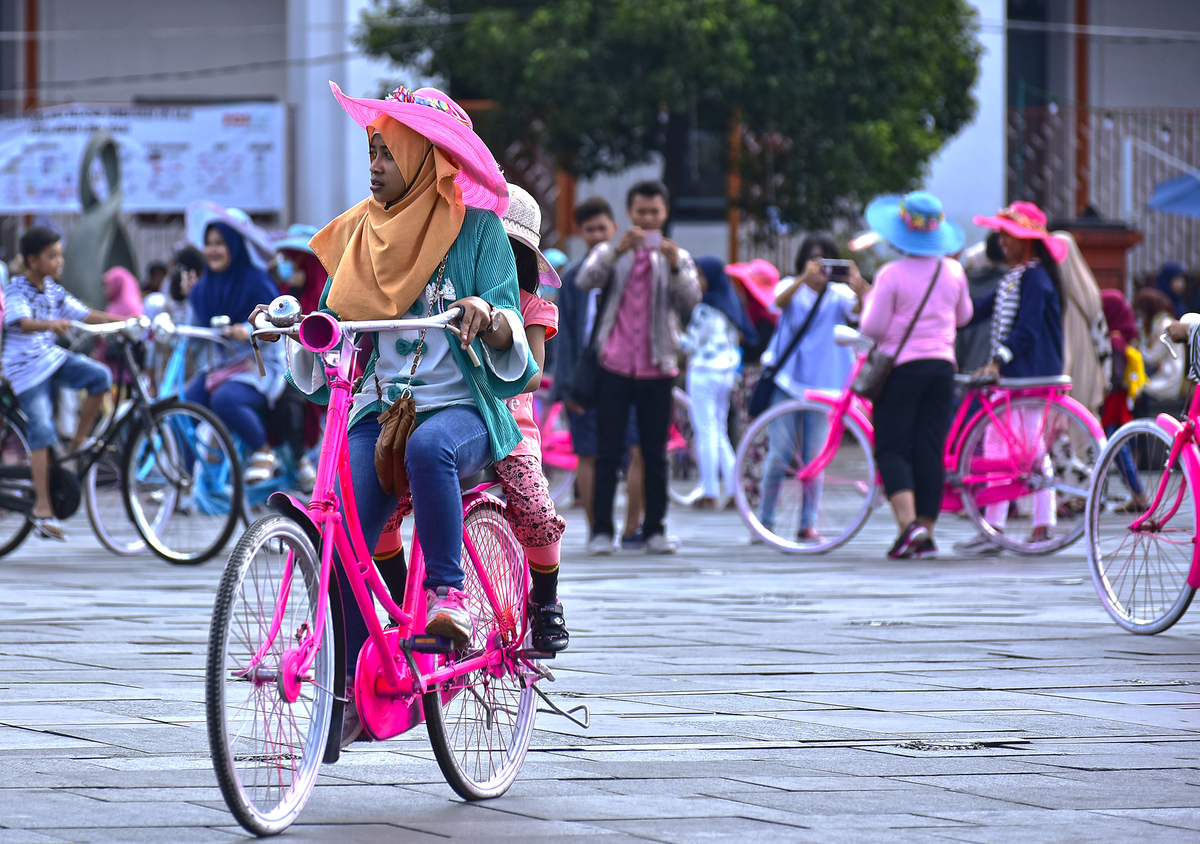 In bicicletta a Kota Tua-Jakarta